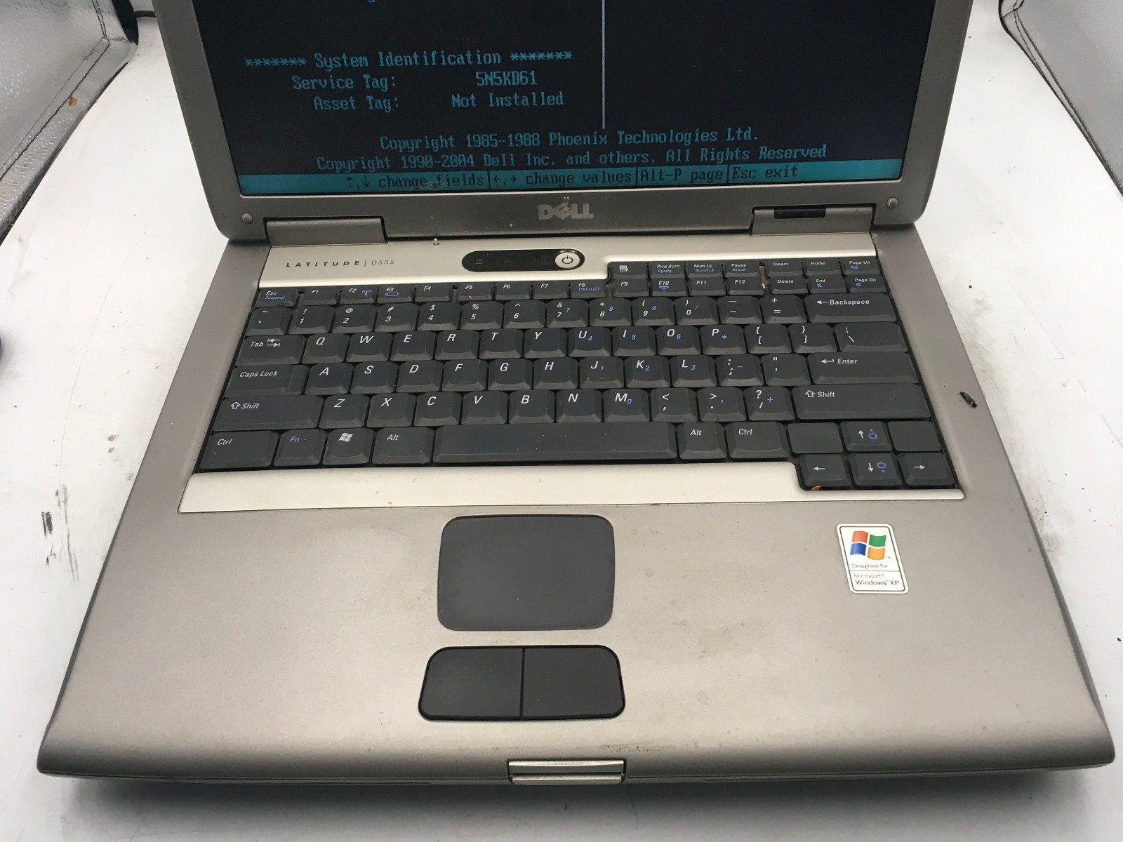 DELL LATITUDE D505 – BOOTS TO BIOS – INTEL PENTIUM M – NO RAM – NO OS – READ -BB