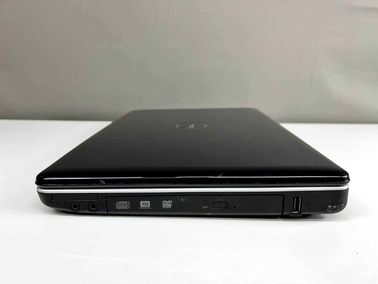 Laptop Dell Inspiron 1440 – 4GB RAM – 300GB HDD – Windows 7 Professional