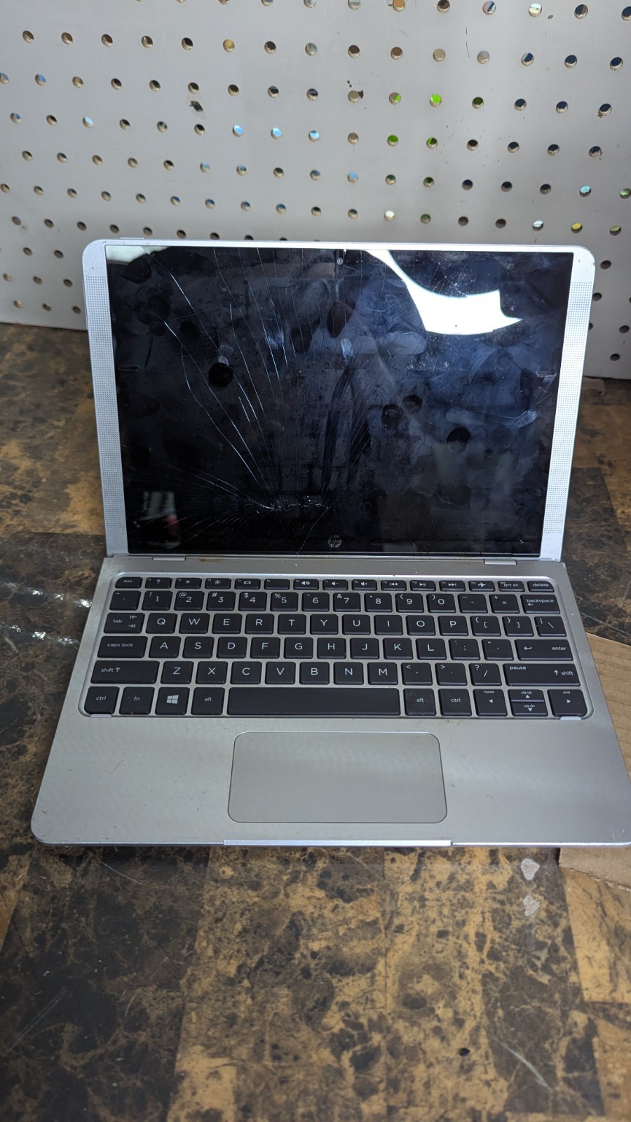 HP Notebook x2 10-p011nr Detachable Laptop *FOR PARTS*