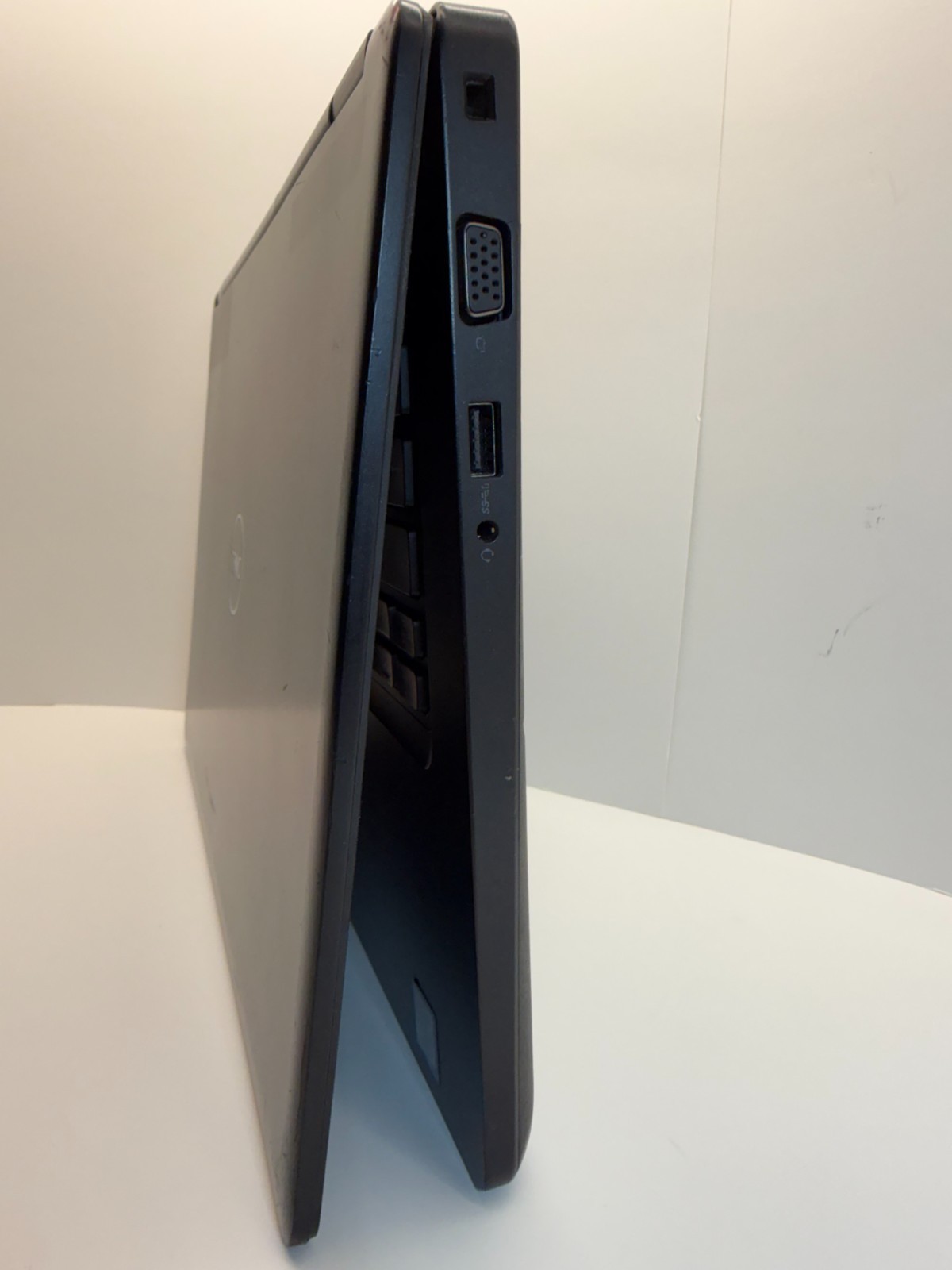 Dell Latitude 5490 14 FHD i5-8350U 8th Gen 8GB 256GB M.2 Win 11 Pro +Charger
