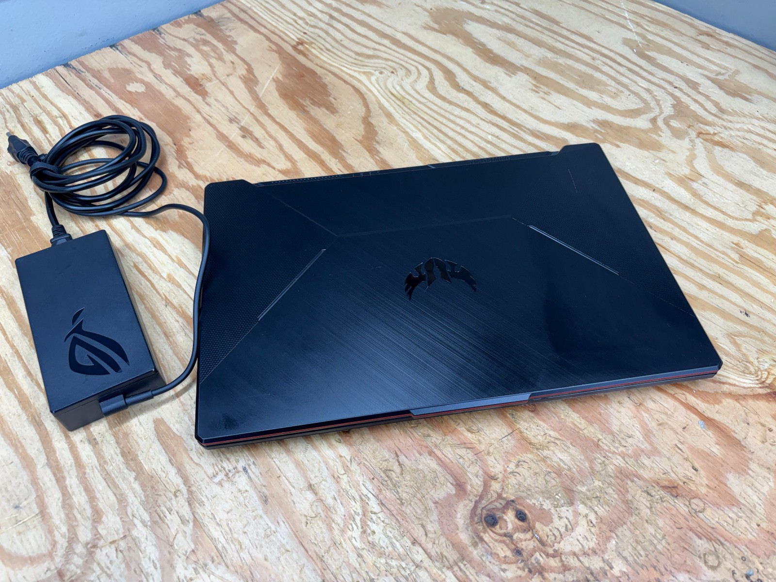 ASUS TUF Gaming A17 FA706IH 17.3″ FHD Ryzen 5 4600H 16GB 256GB GTX 1650 Win11