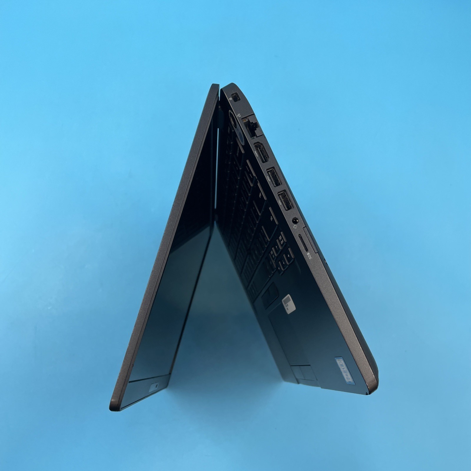 Dell Latitude 5400 | i7-8665U | 16GB RAM | NO DRIVE | Radeon 540X | NO OS | 79%