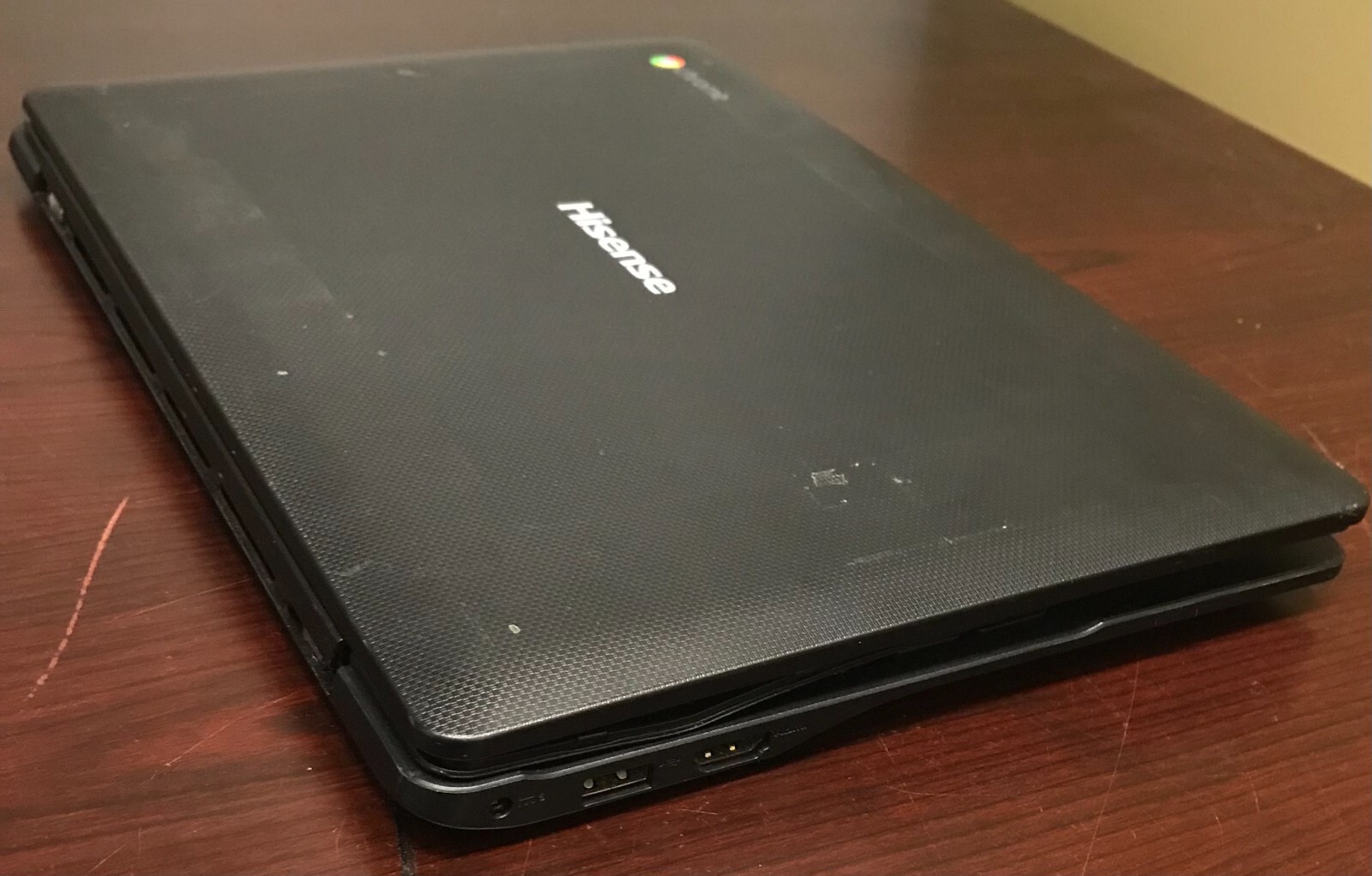 Hisense C11 Chromebook ( only for parts )