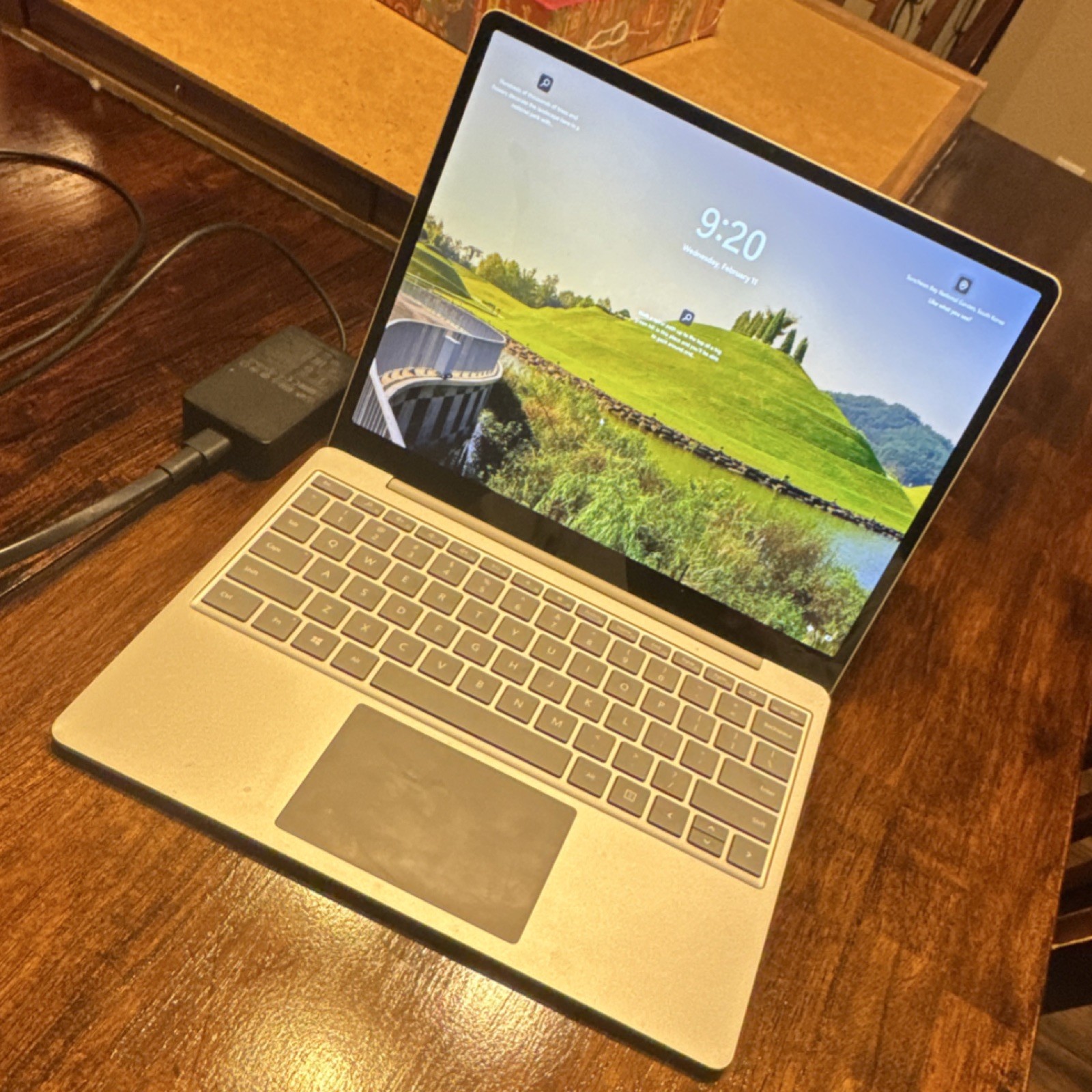 Microsoft Surface Laptop Platinum 13.5″ Windows 11 USB-C Webcam Wi-Fi