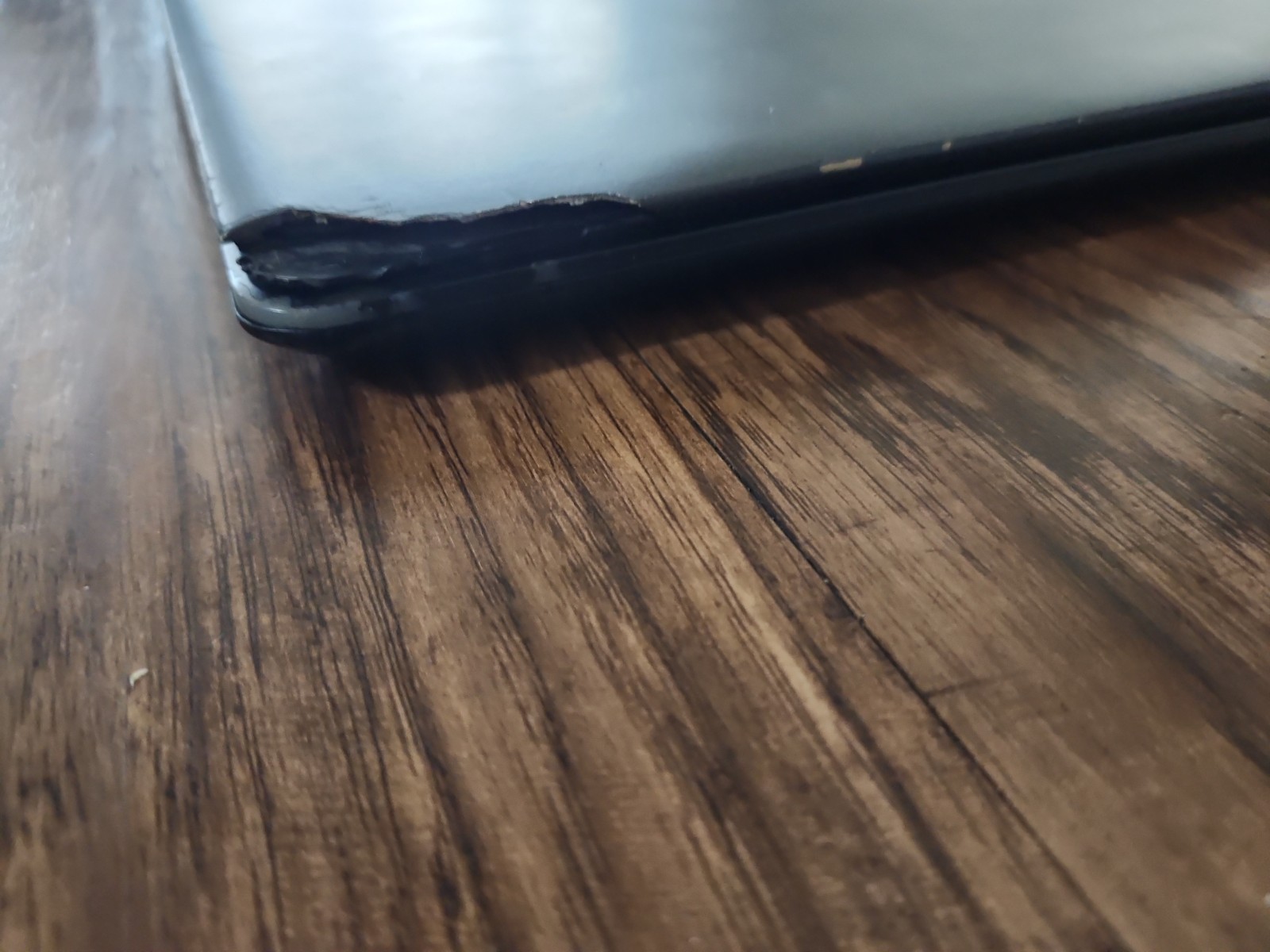 Dell Latitude E7450 14″ Intel i5-5300U 16 GB Case DMG No SSD BATT 69%