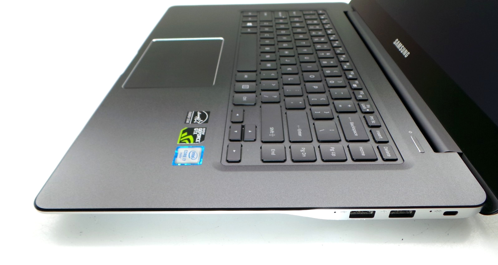 Samsung Notebook NP940Z5L | 15.6″ | i7-6700HQ | 8GB 256GB SSD | Touchscreen