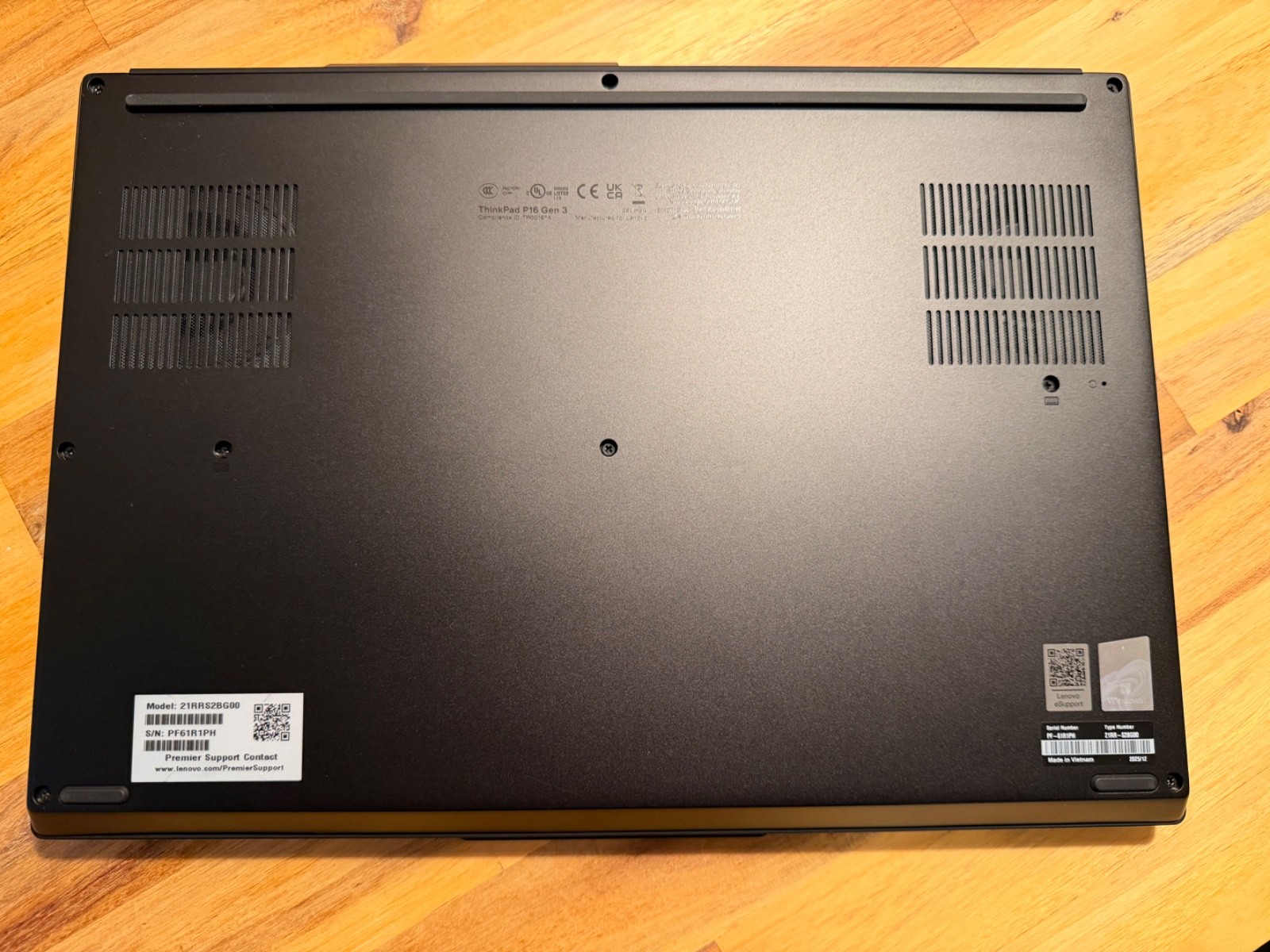 Lenovo ThinkPad P16 Gen 3 FHD Ultra 7 265HX 64GB 1TB RTX PRO 4000 Blackwell 4YRW