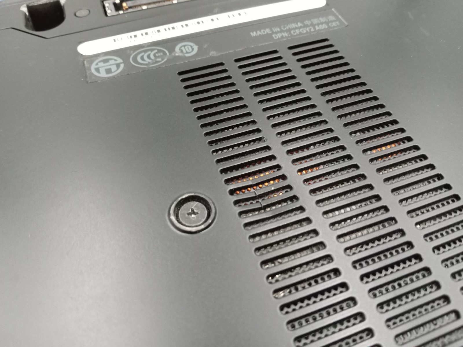 Dell Latitude E6410 14″ Laptop Intel i5-480M Nvidia NVS 3100M *RED* -CRASHES -RR