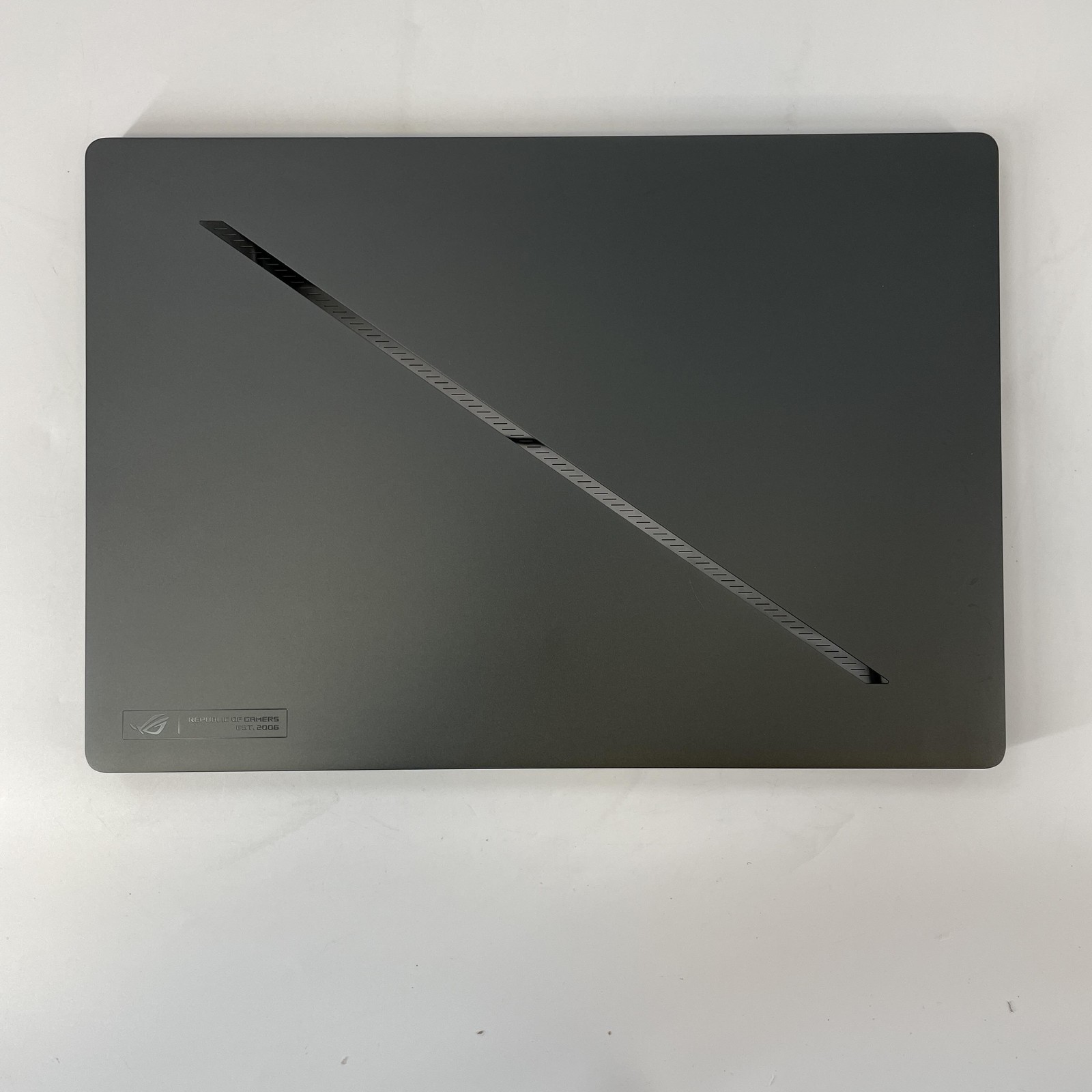 Asus ROG Zephyrus G16 GU605 240Hz QHD+ 2.5GHz Ultra 9 185H 32GB 4TB SSD RTX 4090