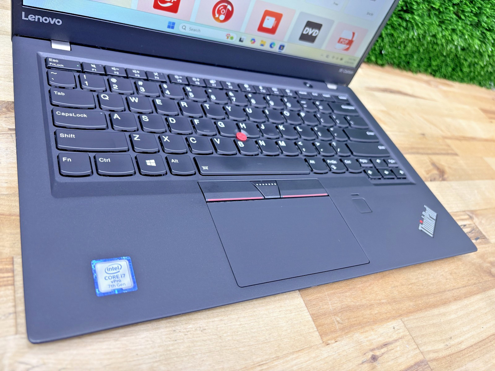 Lenovo ThinkPad x1 Carbon Gen 5 i7-6th Gen 2.60GHz 16GB RAM 256GB SSD Win 11 P*