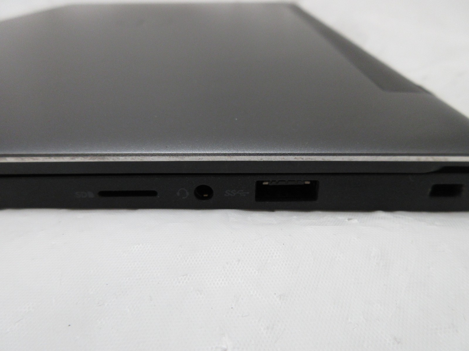 Dell Laitude 7370 13.3″ : Core M7-6Y7S 1.2GHz : 8GB RAM : 256GB SSD : No OS QHD+