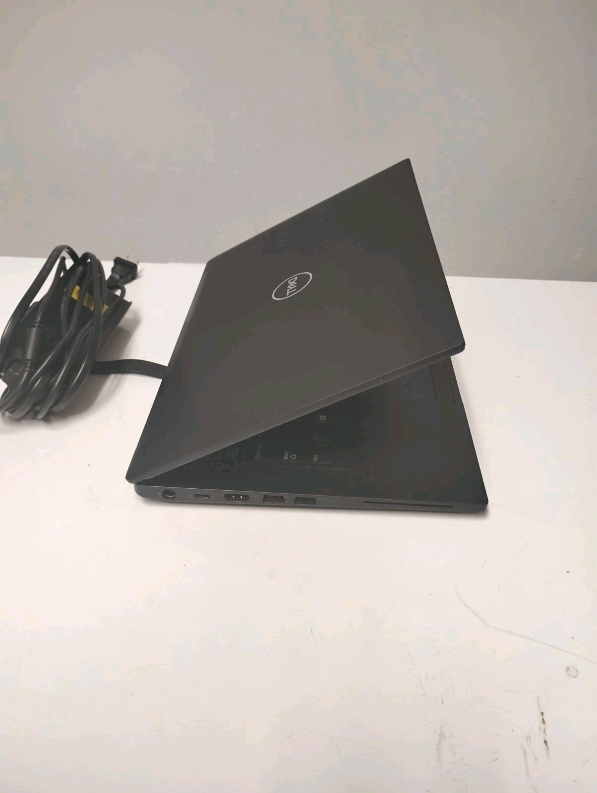 Dell Latitude 7490 14” (512GB SSD Intel Core i5-8350U 3.6GHz 8GB RAM) Laptop –