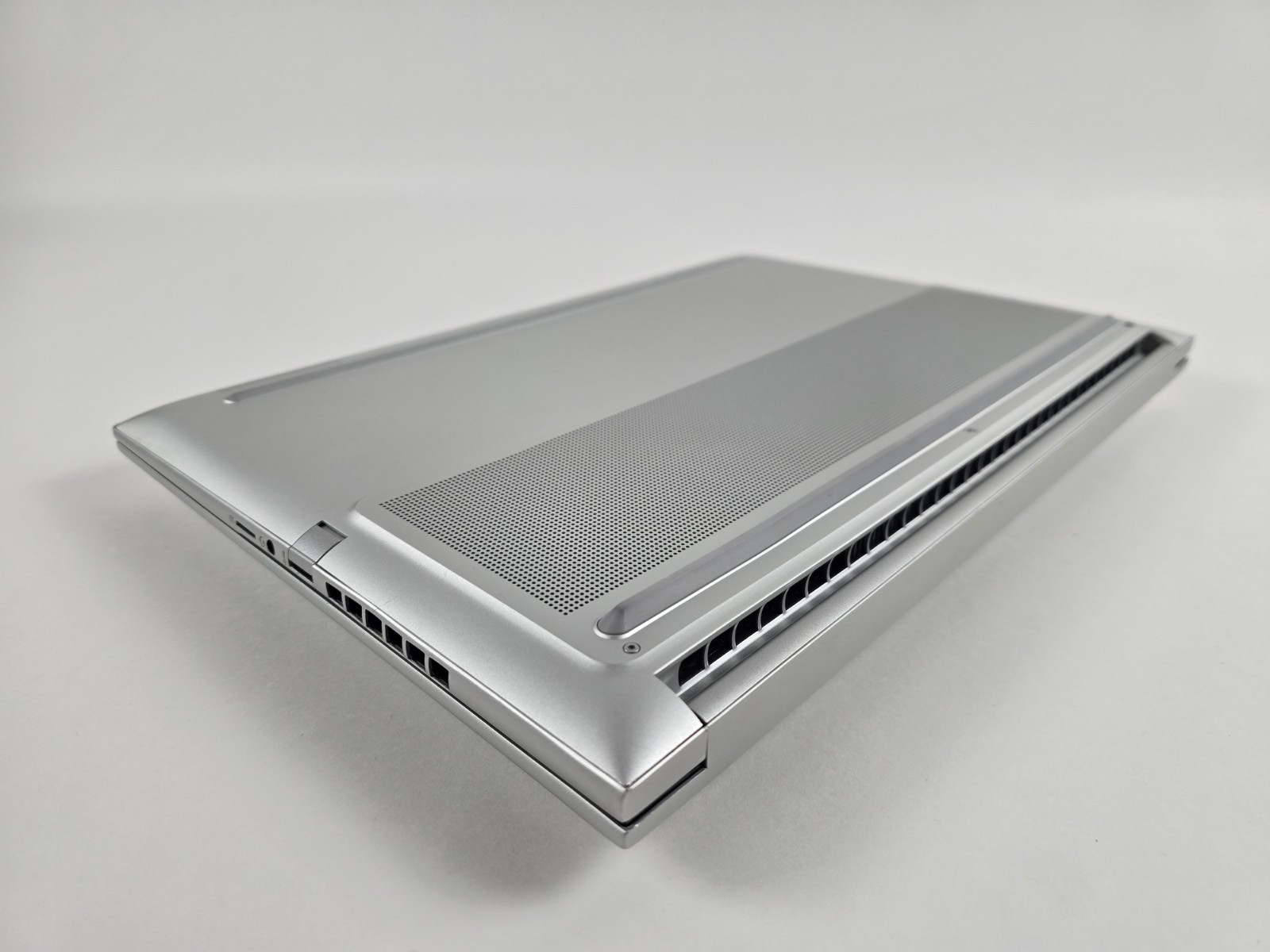 HP ENVY 16″ 120Hz Touch (Intel i7-13700H, 16GB, 1TB SSD, RTX 4060) – Used Read