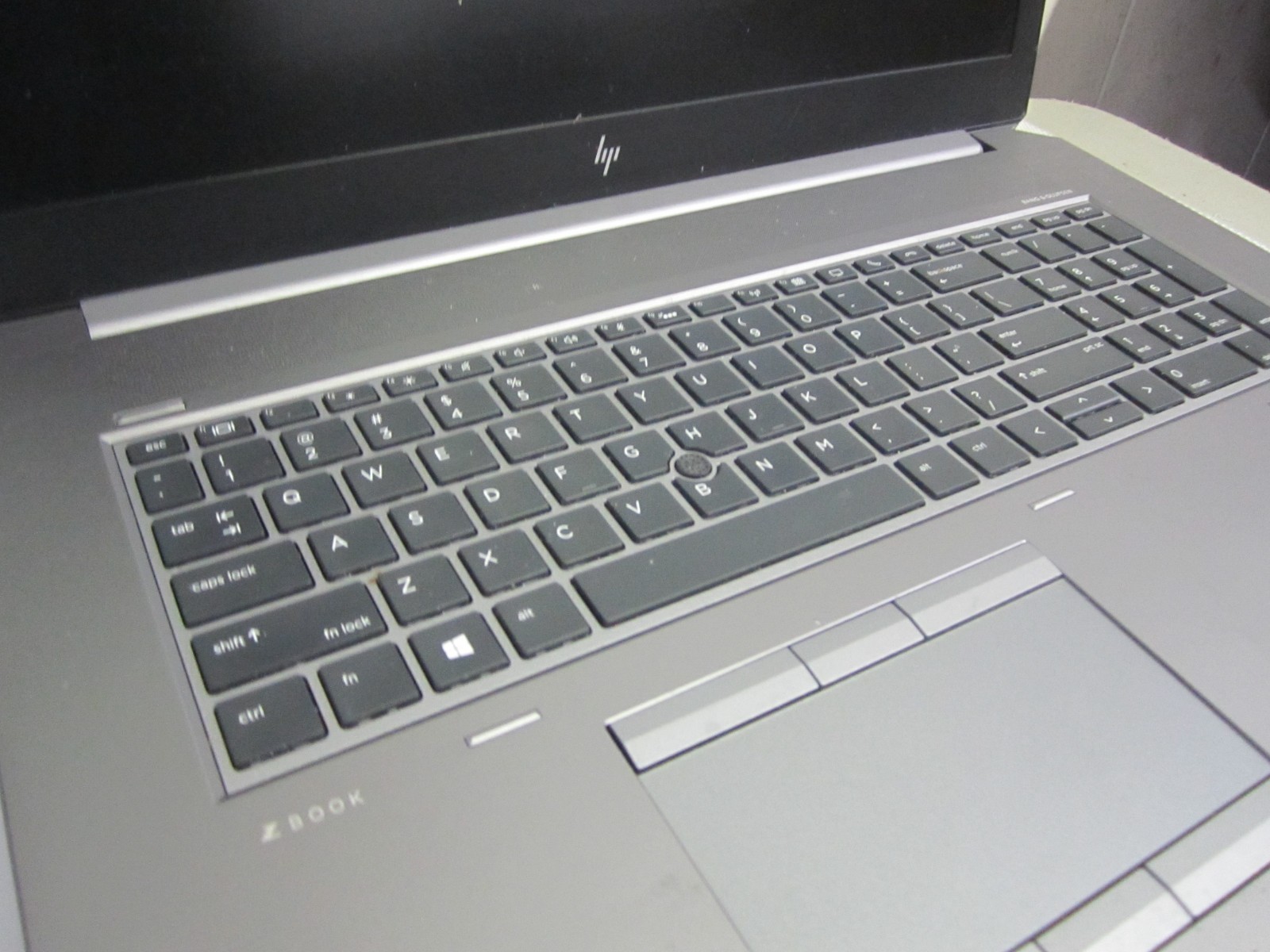 HP ZBook 17 G5 i5-8300H 2.3GHz 16GB/1TB NO OS Laptop + AC READ