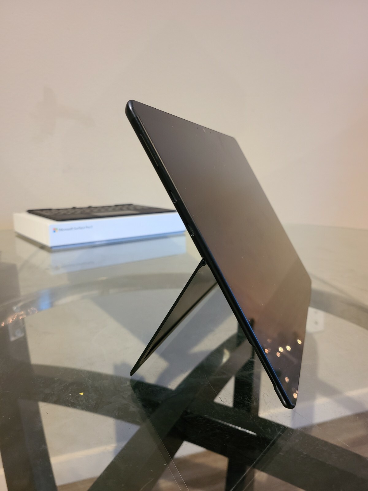 Microsoft Surface Pro X (SQ2) – 16gb RAM- 256GB SSD