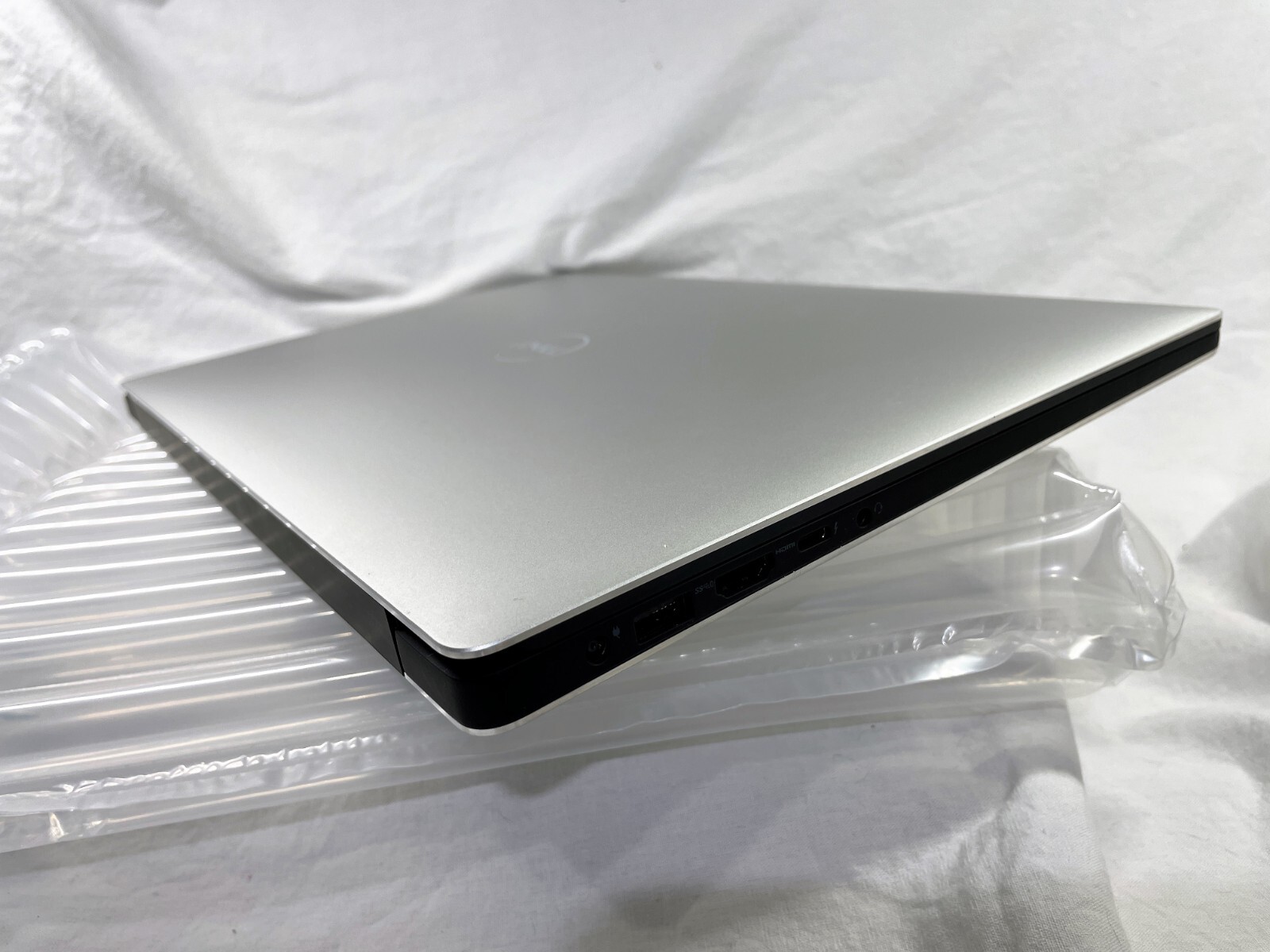 Dell XPS 15 7590 | i9-9980HK 2.4GHz | 4K OLED | 2TB | 32GB | Grade A
