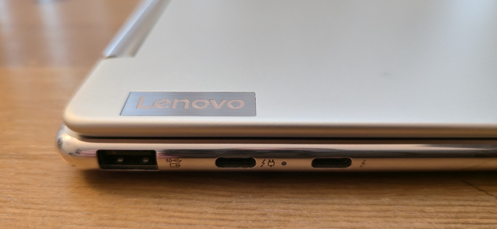 Lenovo Yoga 9i 2-in-1 14″ 2.8K OLED Touch Laptop i7-1260P 16GB 512GB SSD Oatmeal