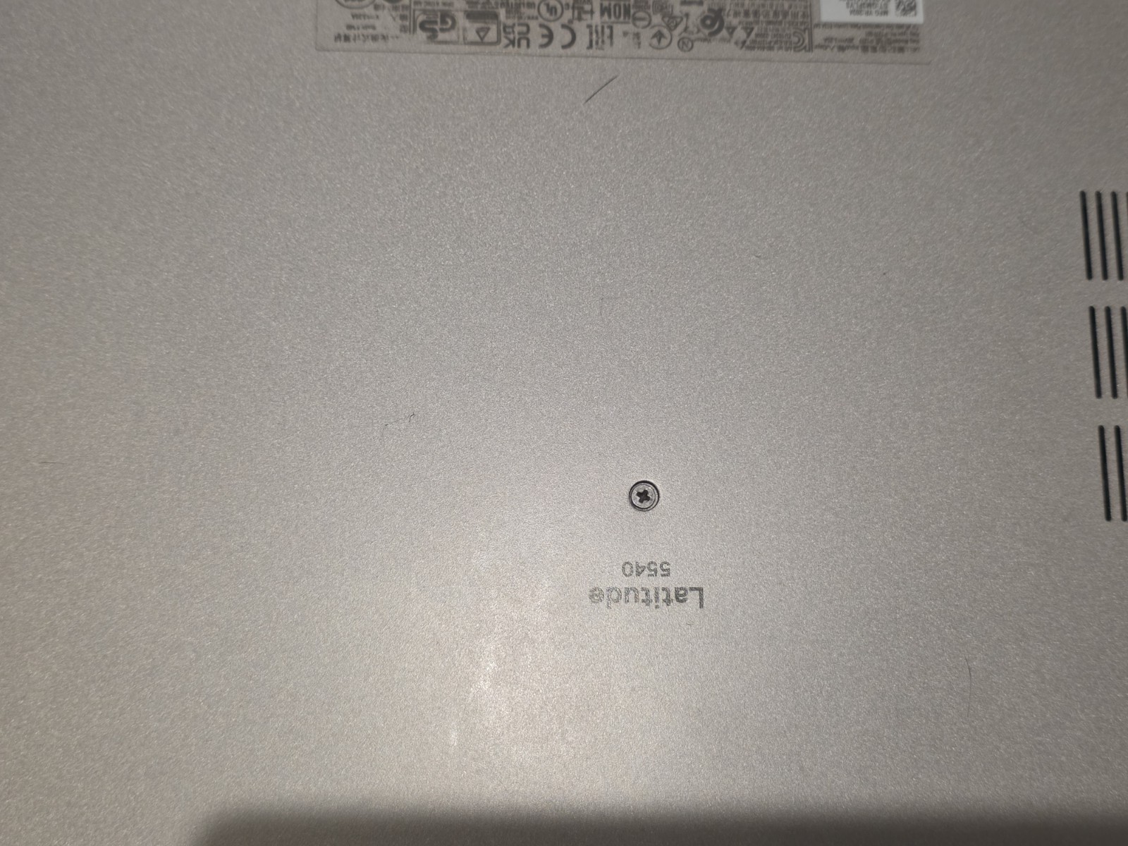 Dell Latitude 5540 (15.6″, 32GB, 1 TB SSD, i5) Gray
