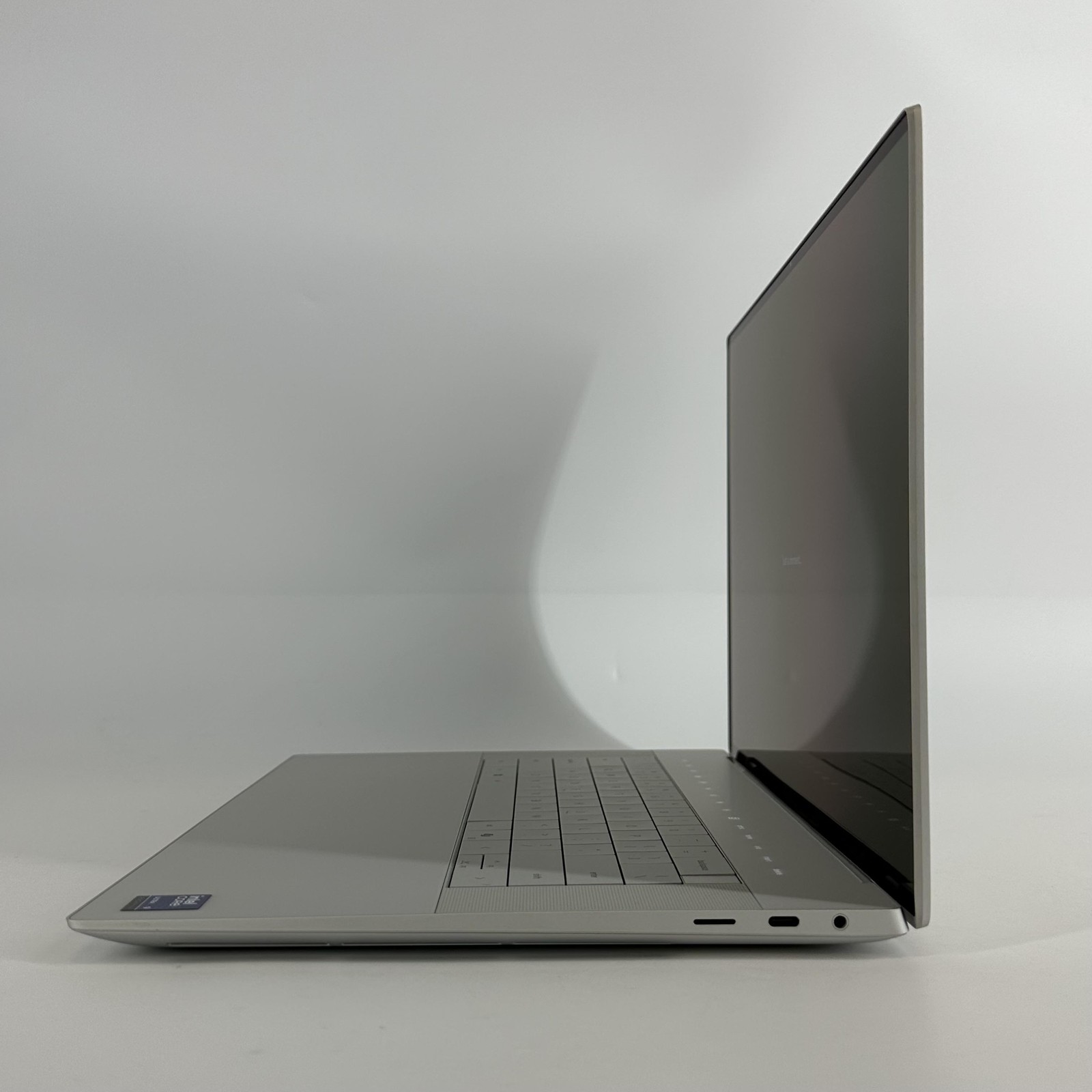 Dell XPS 16 DA16250 4K+ 2.9GHz Ultra 9 285H 32GB 1TB SSD RTX 5060 Very Good