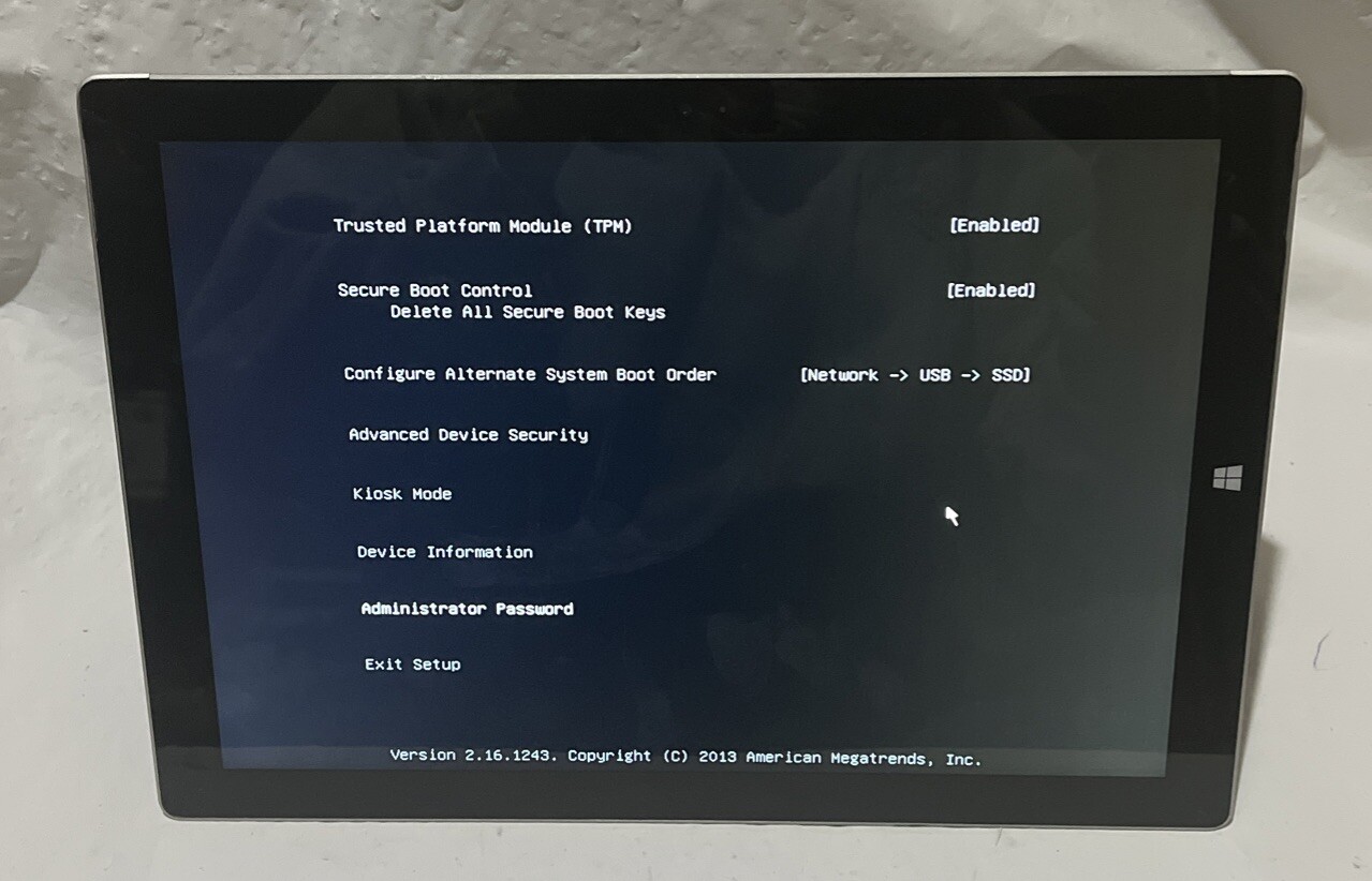 Microsoft Surface Pro 3 1631 i5-4300U@1.9GHz, 4GB RAM *READ*