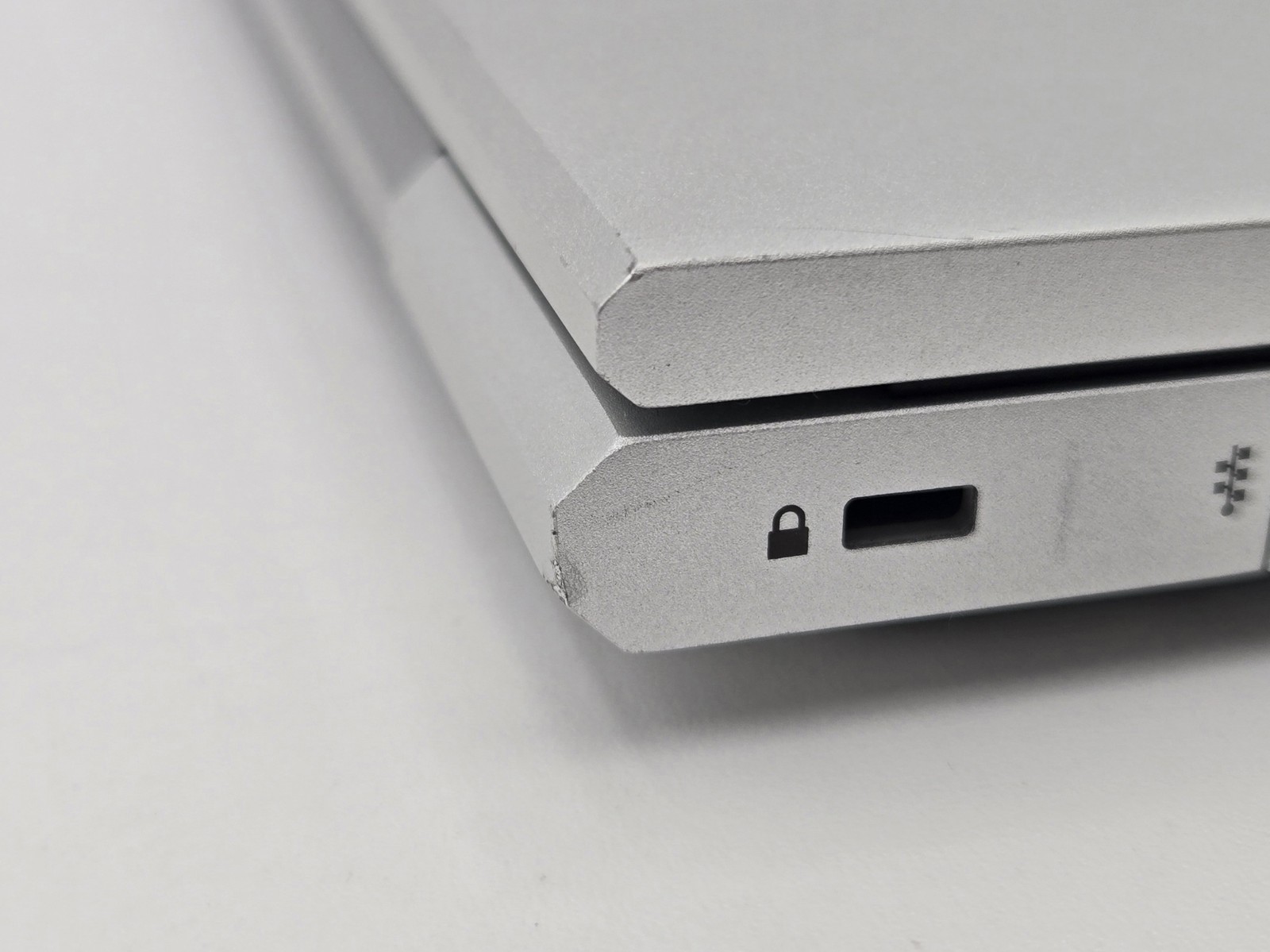 HP EliteBook 645 G10 14″ FHD RYZEN 5 PRO 7530U 512GB SSD 16GB W11P Warranty