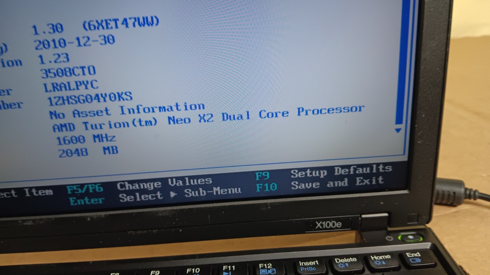 Lenovo Thinkpad X100e Laptop AMD Turion Neo X2 Dual core 11.6-inch LCD Screen