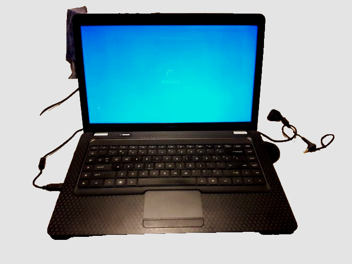 Compaq Presario CQ56 Intel Celeron 900 2.2GHz 2 GB RAM With Charger