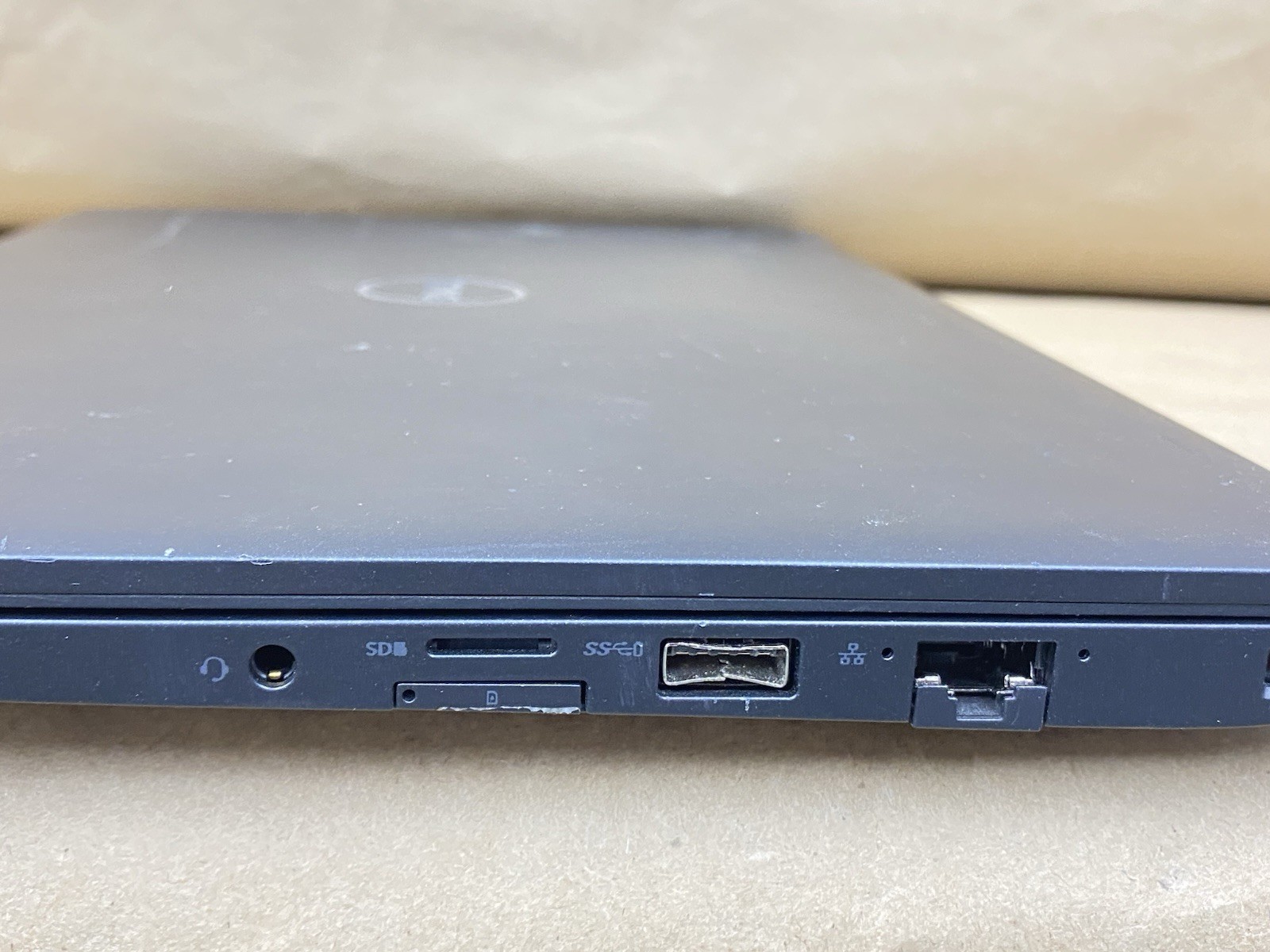 Dell Latitude 7290 – 12.5″ HD – i7-8650U – 4GB – 128GB SSD – Win 11 Pro – READ