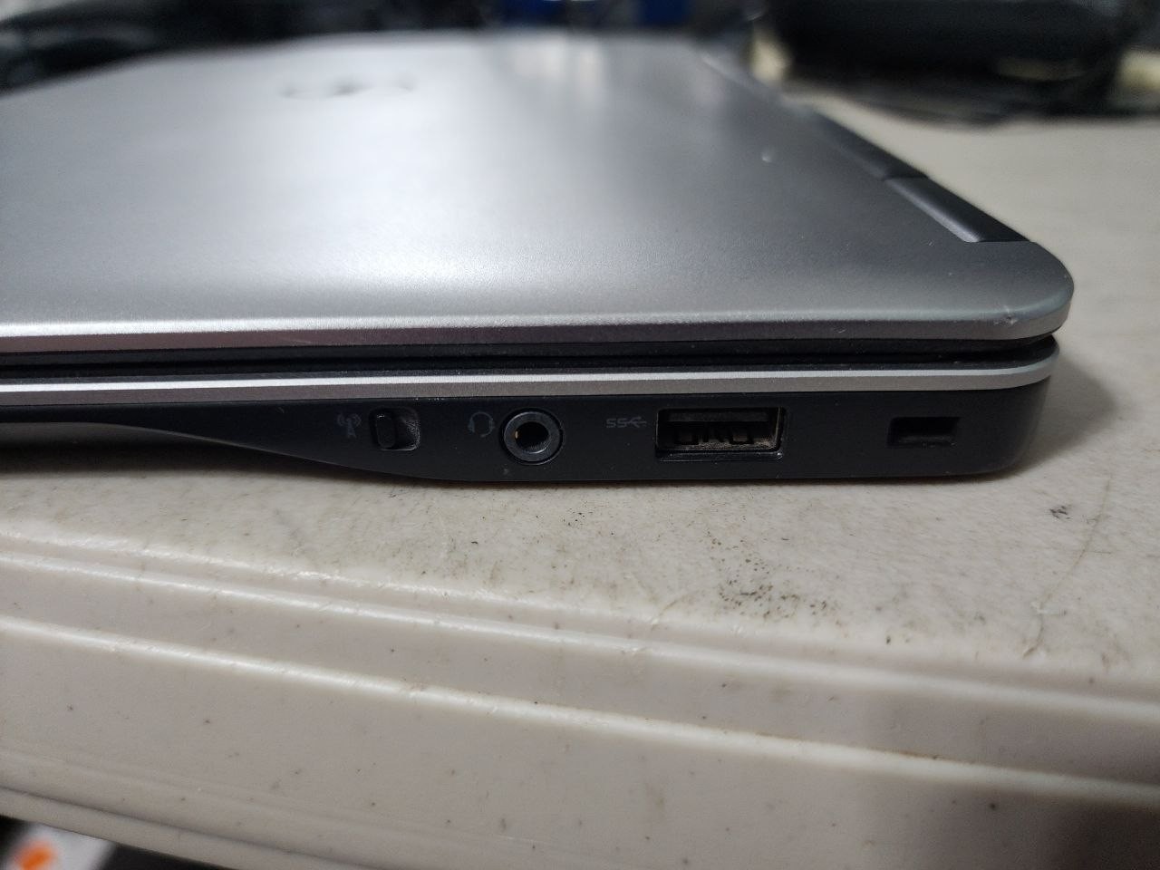 2x DELL Latitude E7440 i5 and i7 (NO OS or SSD/HDD)- 4GB RAM and 8GB LPV007