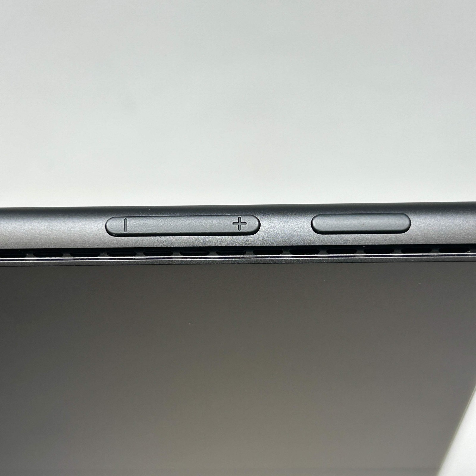 Microsoft Surface Pro 11 2076 13″ Snapdragon X Elite 3.4GHz 16GB RAM 1TB SSD
