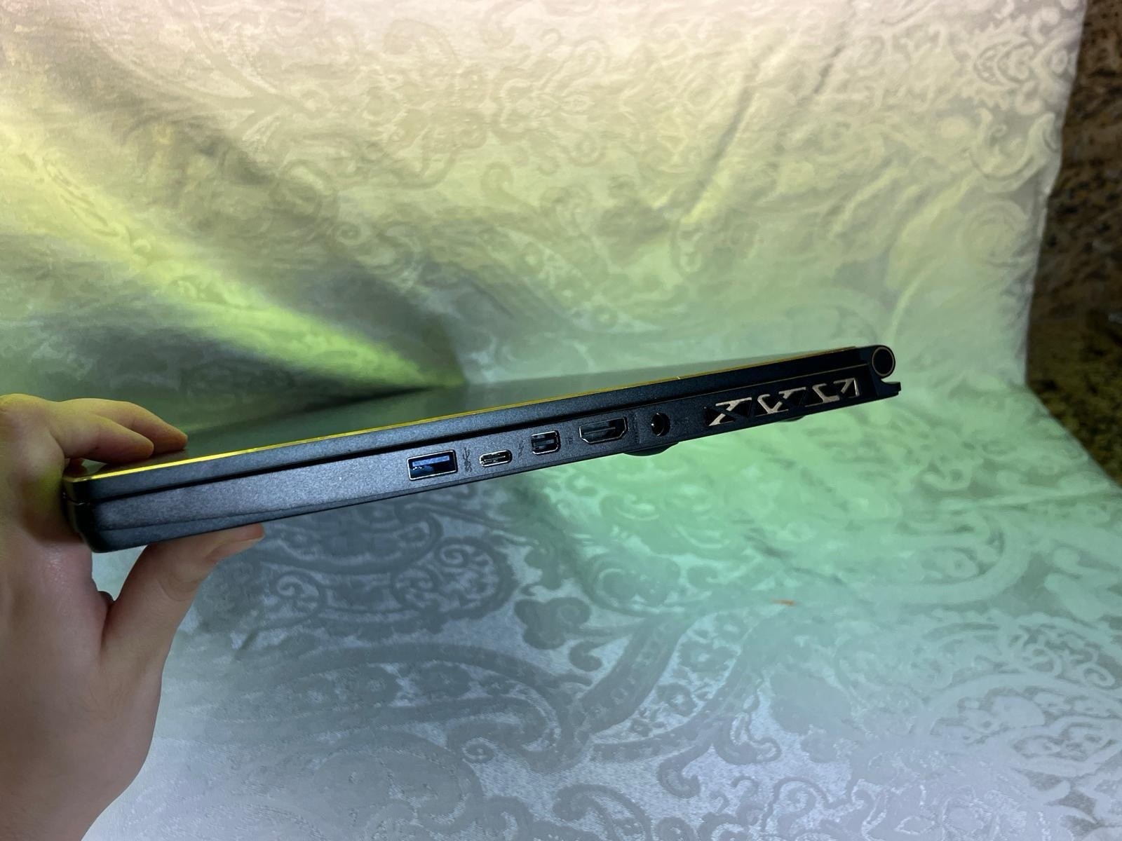 MSI GS65 STEALTH-1668 Thin 15.6 144Hz 7ms Ultra Thin and Light Gaming Laptop