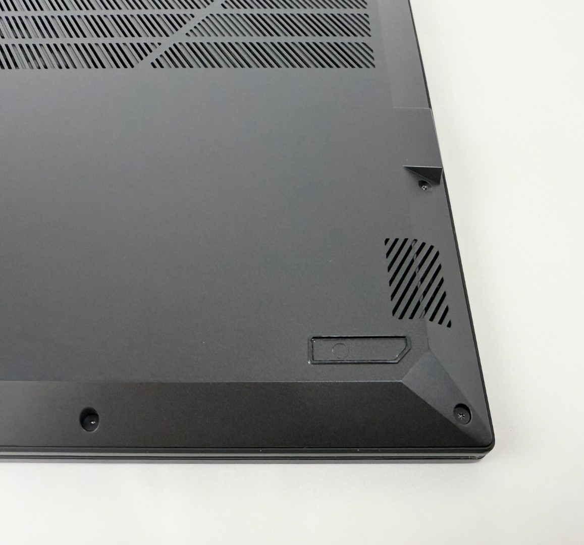 ASUS Vivobook Q540VJ-I93050 15.6″ 2880×1620 i9-13900H 16GB 1TB SSD RTX 3050 W11H