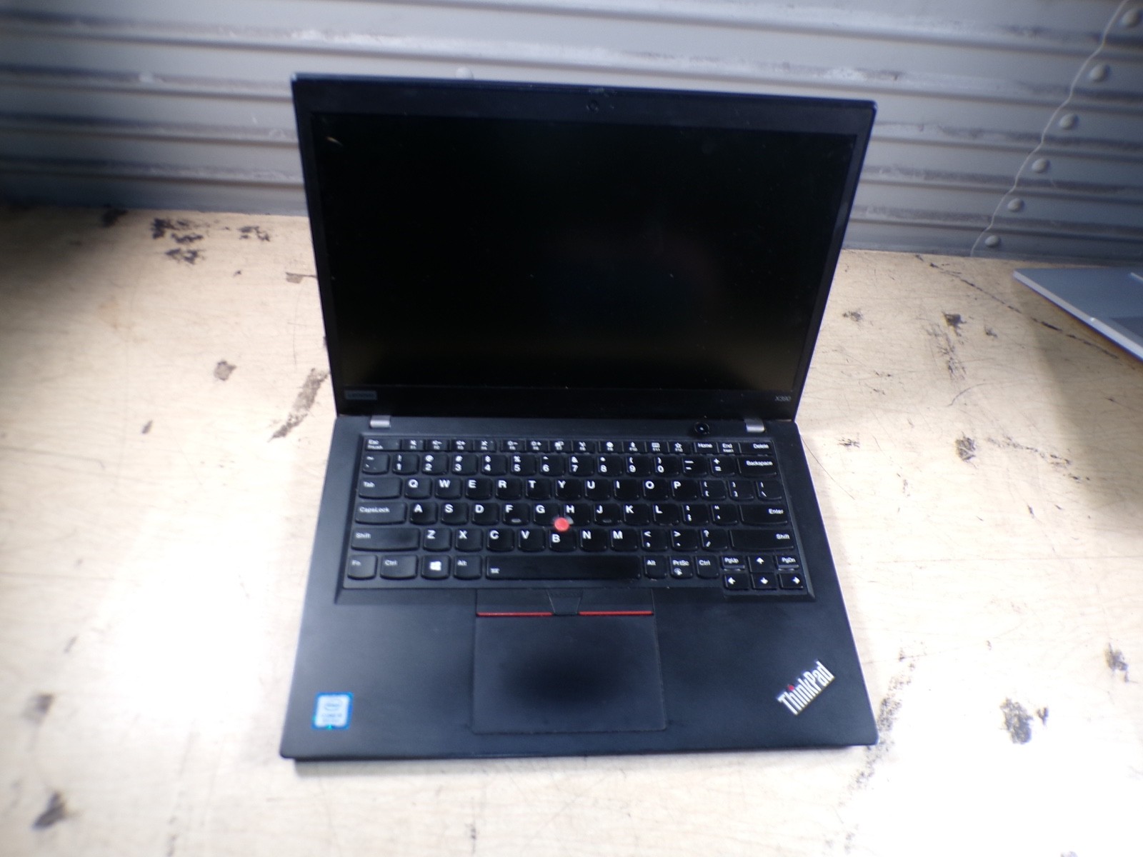 THINKPAD LENOVO X390 INTEL CORE I5 8TH GEN 8GB RAM **BAD SCREEN **NO HD/ NO CADD