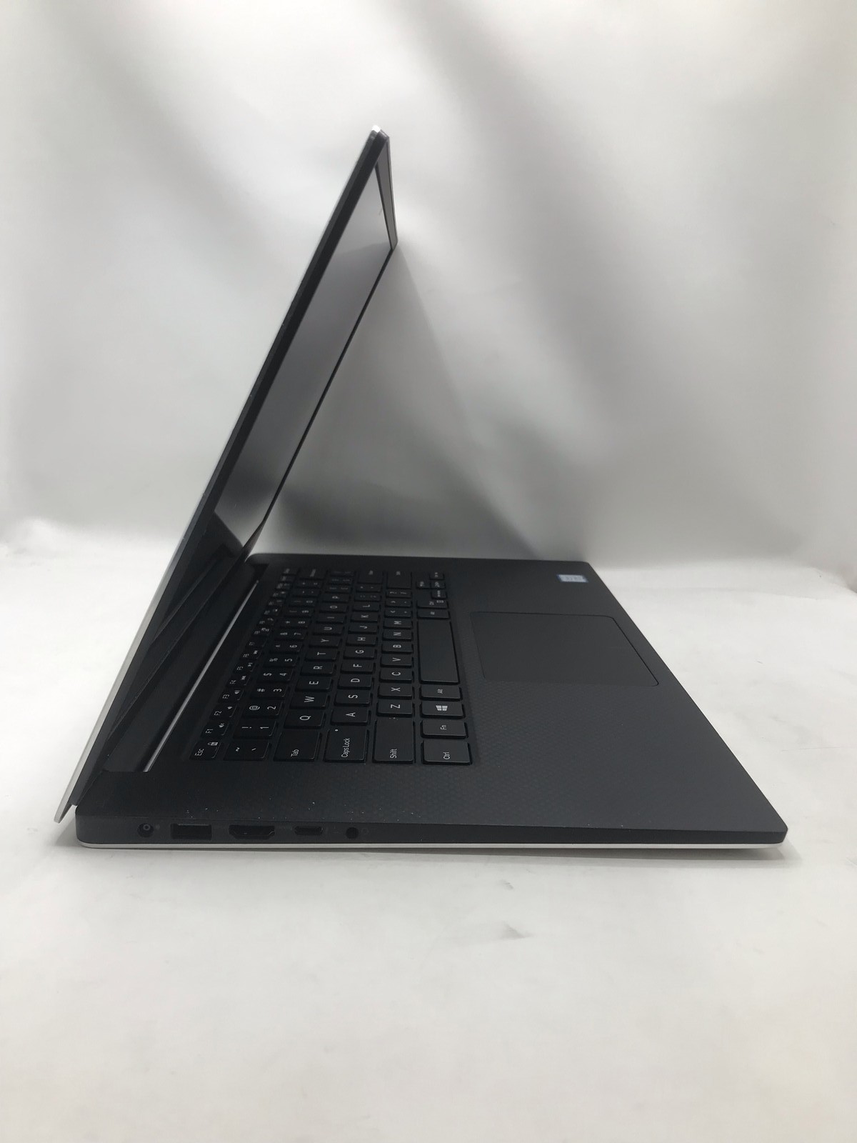 DELL PRECISION 5540 15″ i7 2.6GHz 16GB RAM 512GB–GRADE D