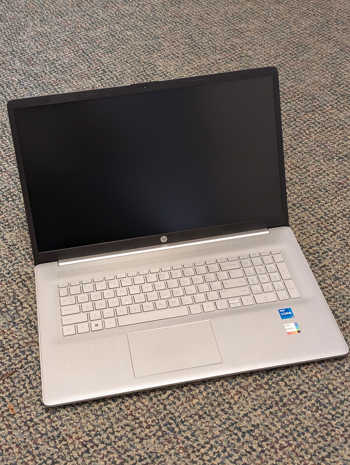 *READ* HP 17-cn0025nr Laptop PC 17.3″ i5-1135G7 No RAM/SSD *DOESN’T POWER ON*
