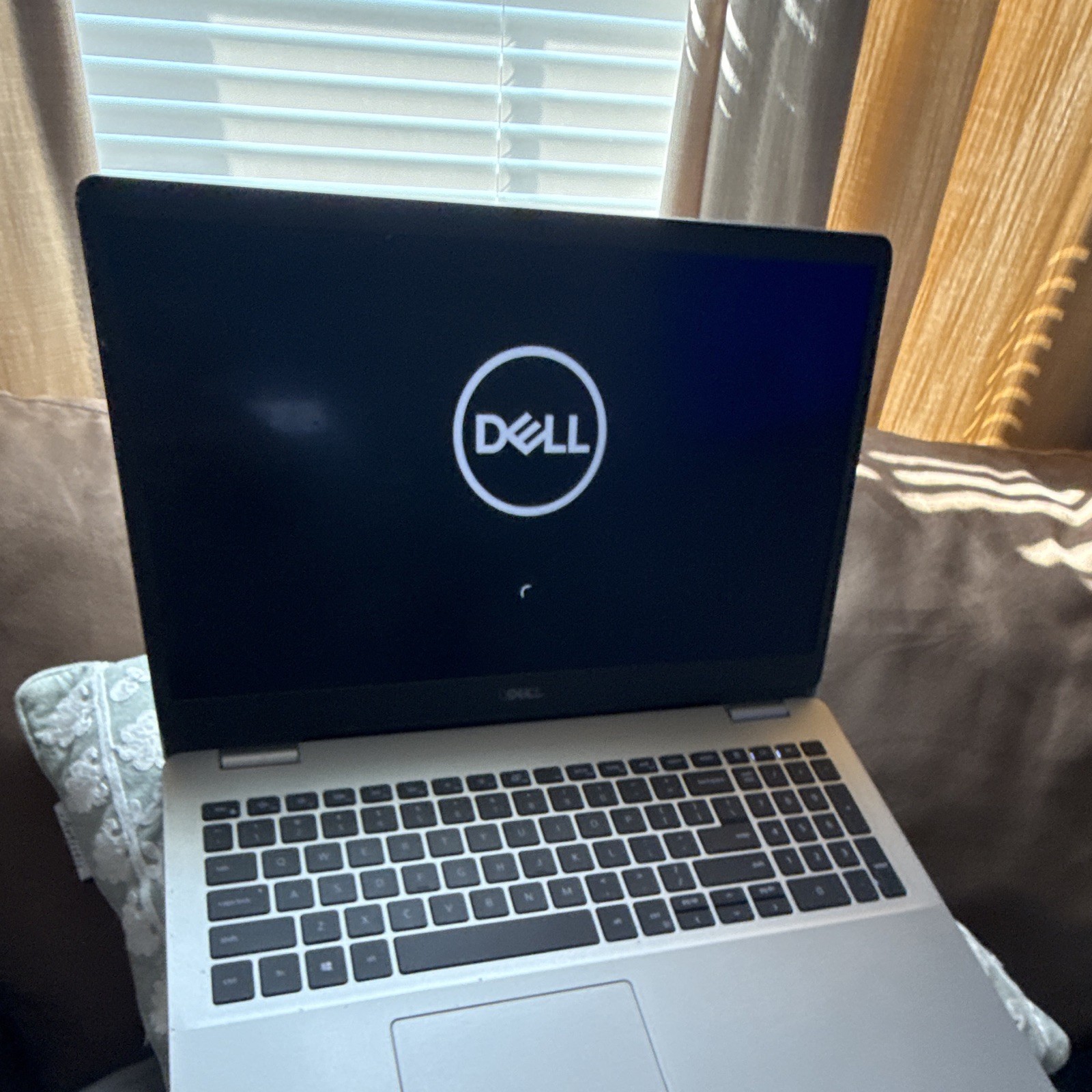 Dell Inspiron 15.3″ Silver Laptop i5 10th Gen 8GB RAM 256GB SSD FHD