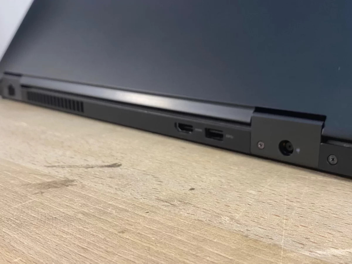 Dell Latitude 5580 i7-7820HQ 8GB RAM No SSD For Parts/Repair