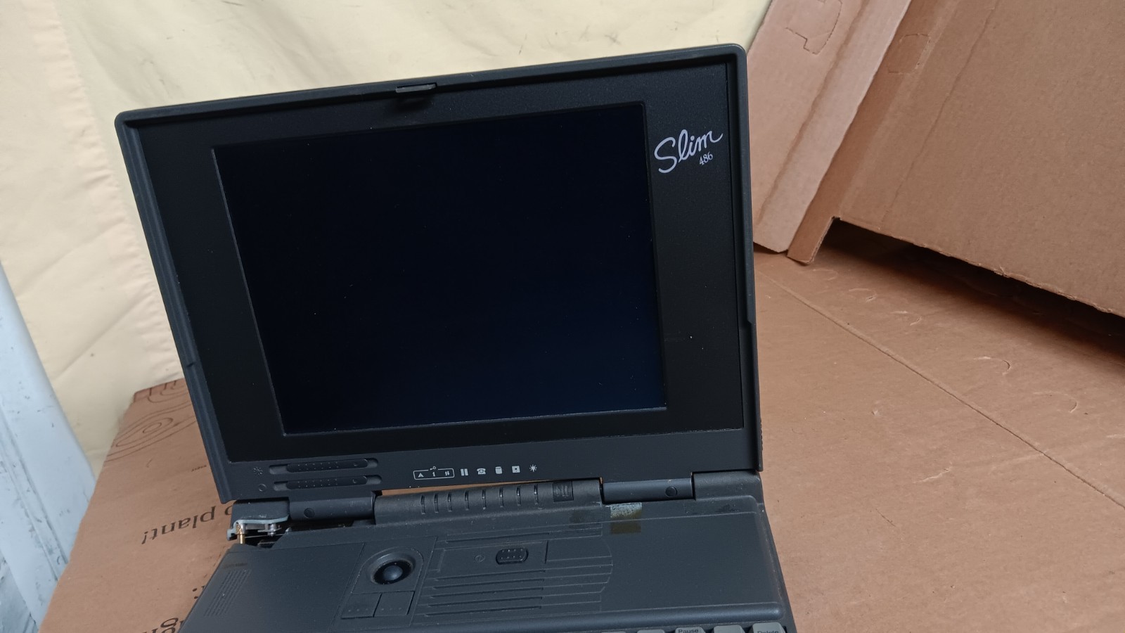 Vintage 1992 Twinhead SlimNote 486/33 Laptop Intel 486DX @ 33MHz processor Parts