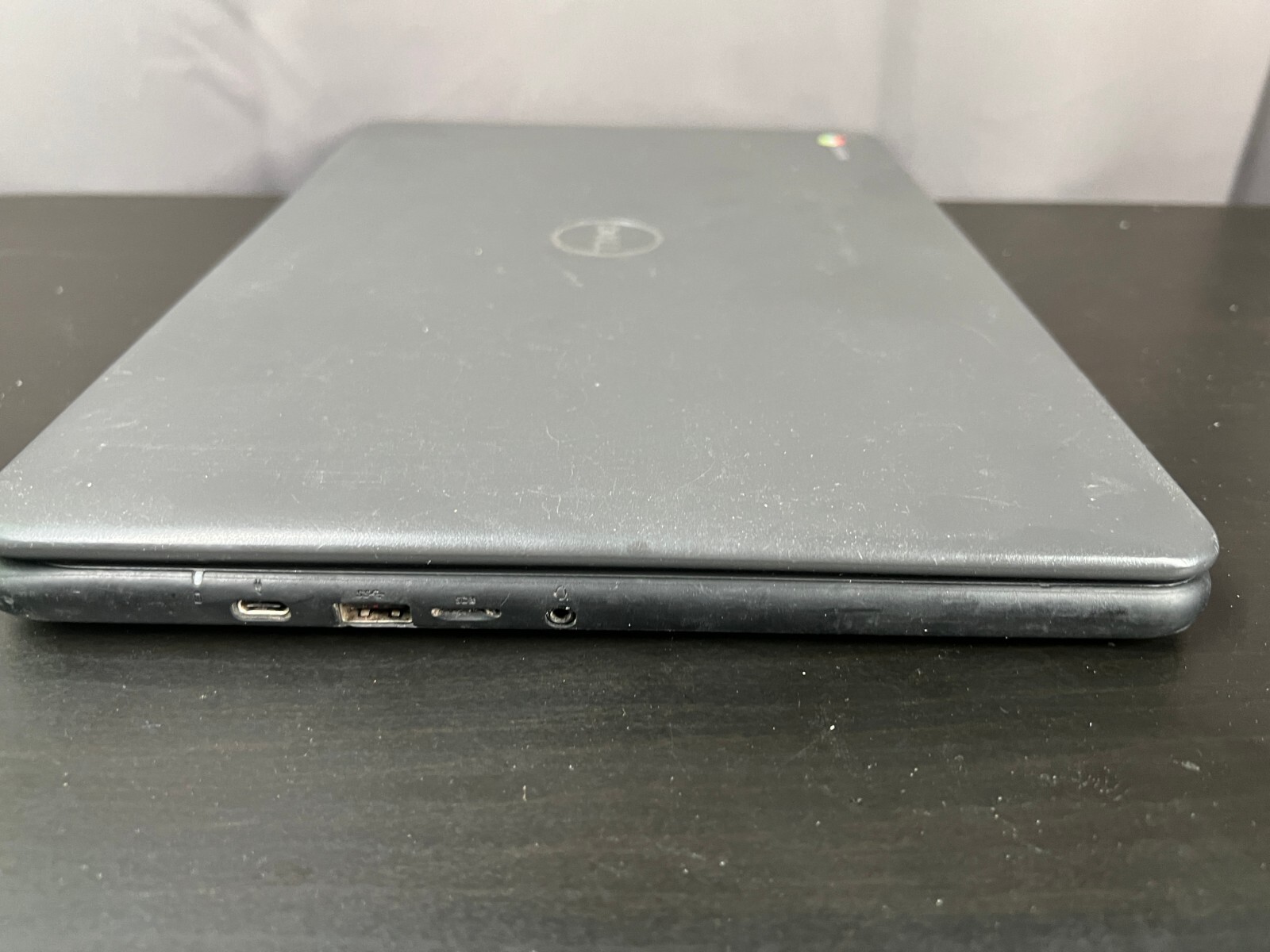 Dell Chromebook 14 3400 (14″, Intel 1.1GHz, 4GB, 32GB SSD, ChromeOS) w/ Charger