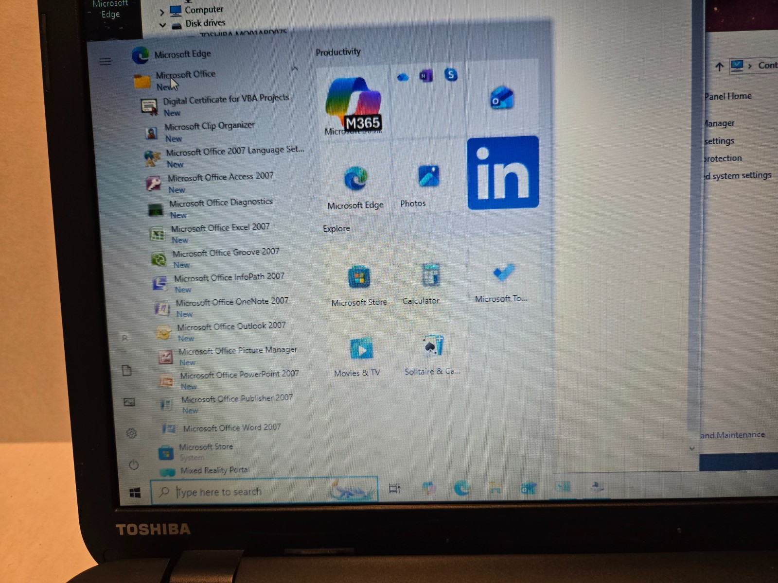Toshiba Satellite C75D 17.3″ Laptop AMD A8-6410 6GB 750GB Win-10 DVD-RW Web-Cam
