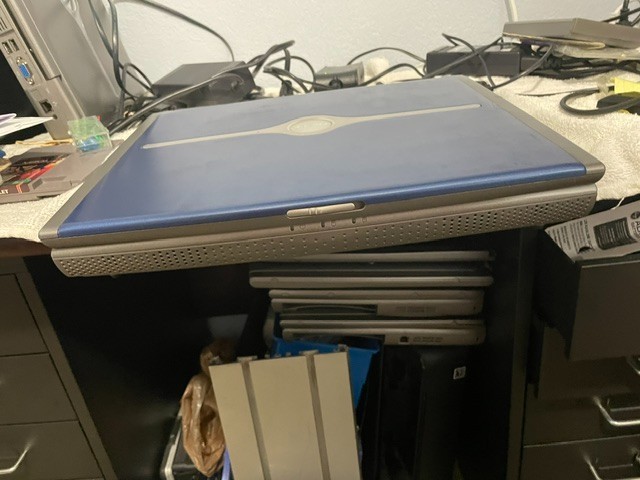 Dell Inspiron 1100 Celeron 2.4 GHz 20GB HDD CMOS and Main Batt Bad DVD RW 128 MB