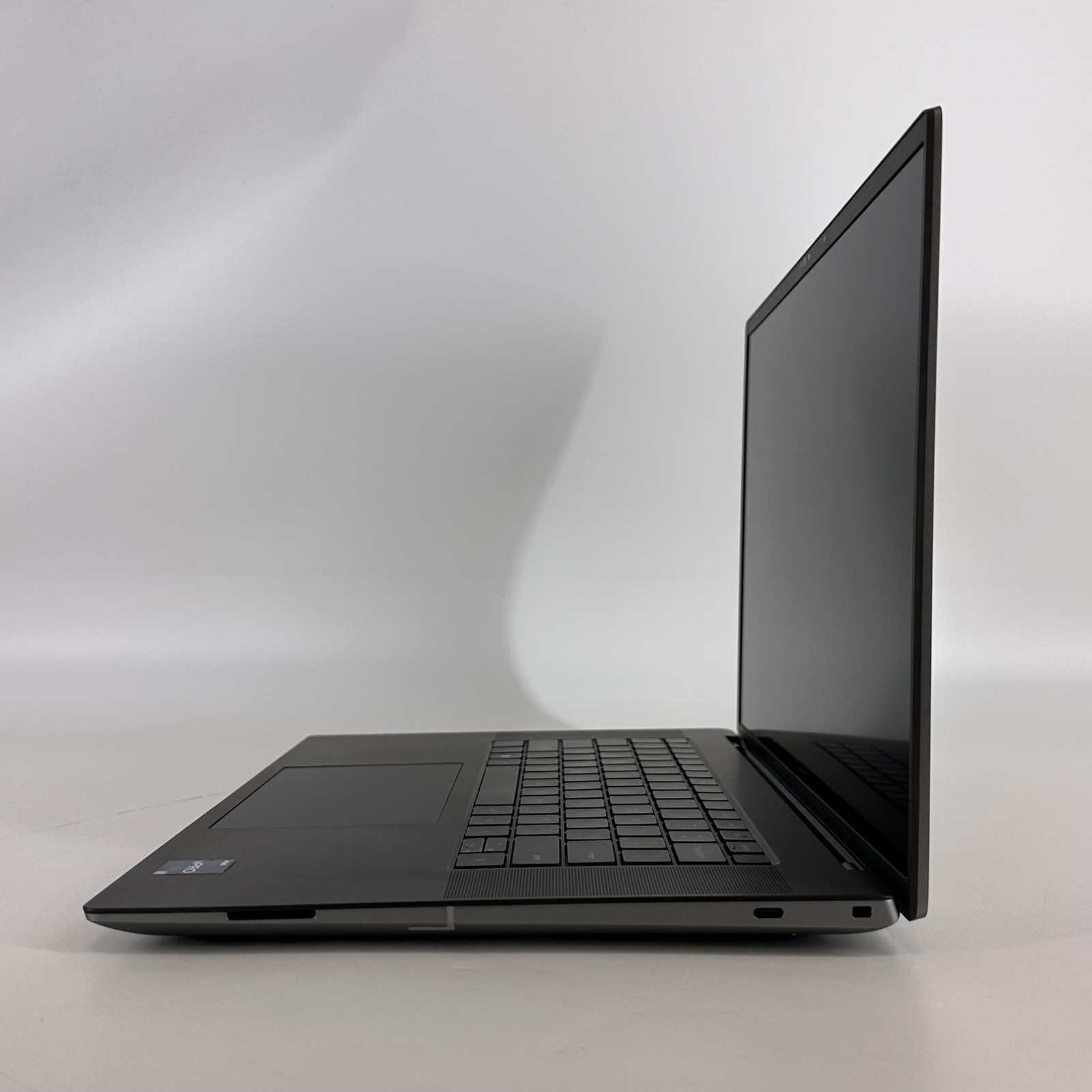 Dell Precision 5680 16 FHD+ 2.5 GHz i7-13800H 32GB 1TB SSD RTX 2000 Ada Good