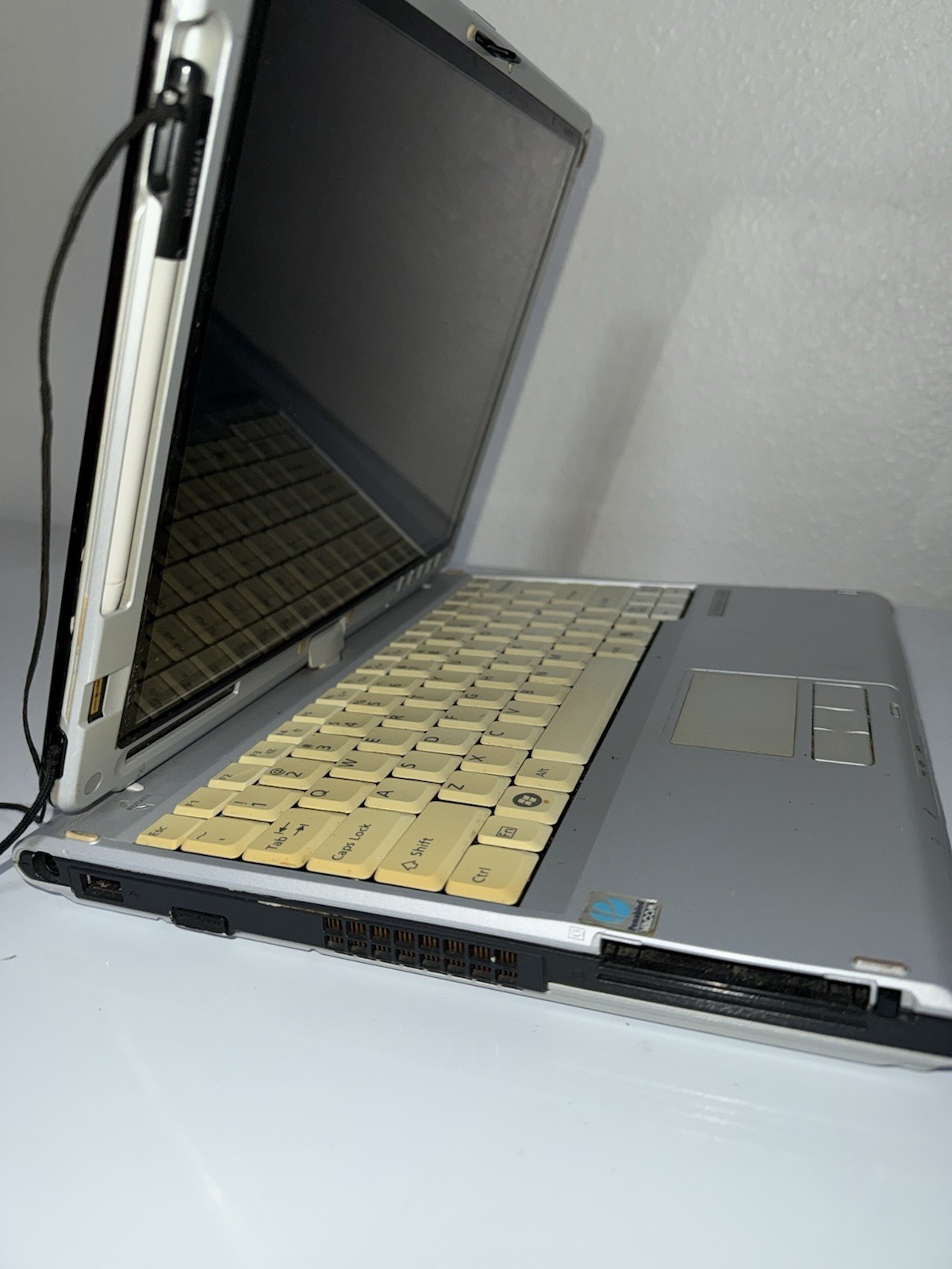 Fujitsu Lifebook T4220 Core 2 Duo T7500 / 3GB / NO HDD Tablet PC Pen Boots only