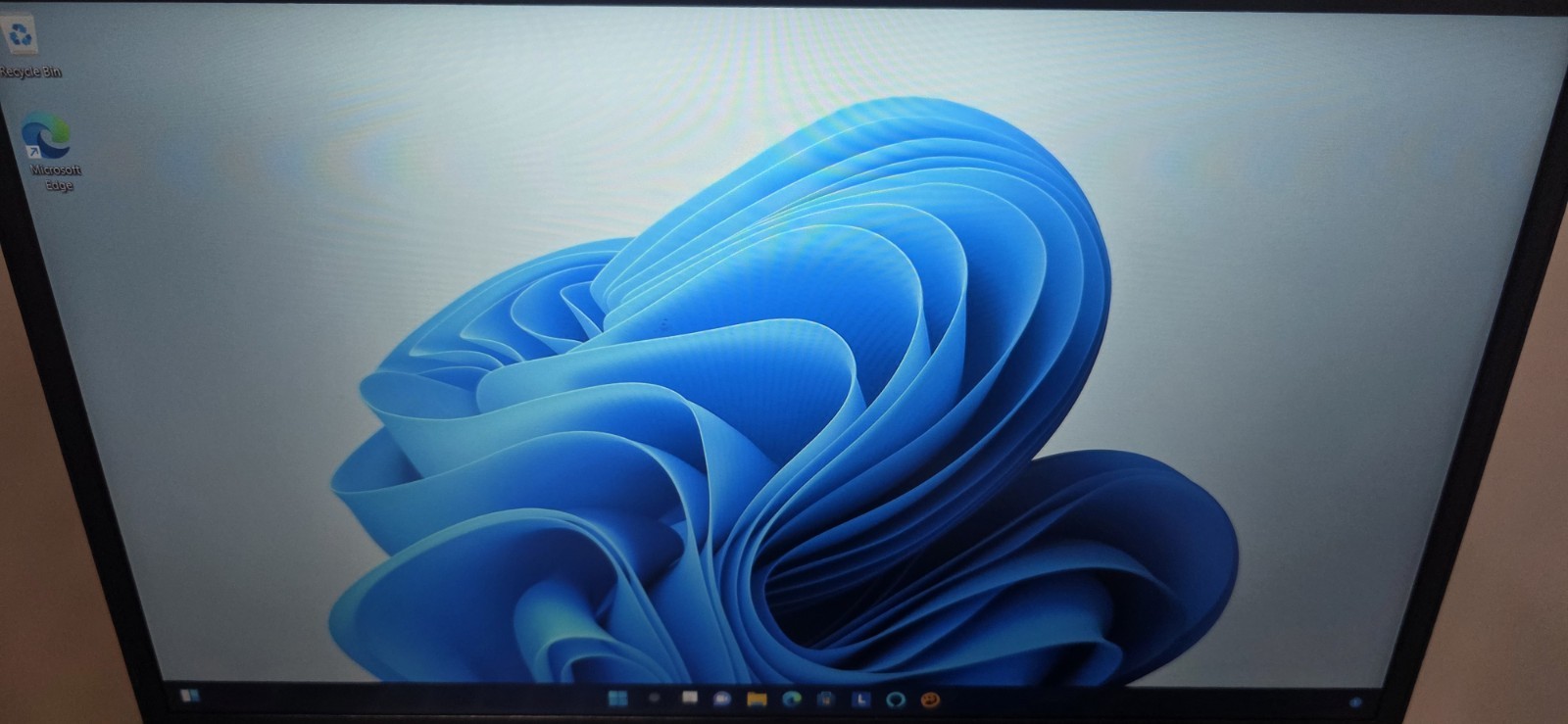 Lenovo IdeaPad 3 15ADA05 Ryzen 3 8GB 15.6″ Laptop Radeon Win11 Silver