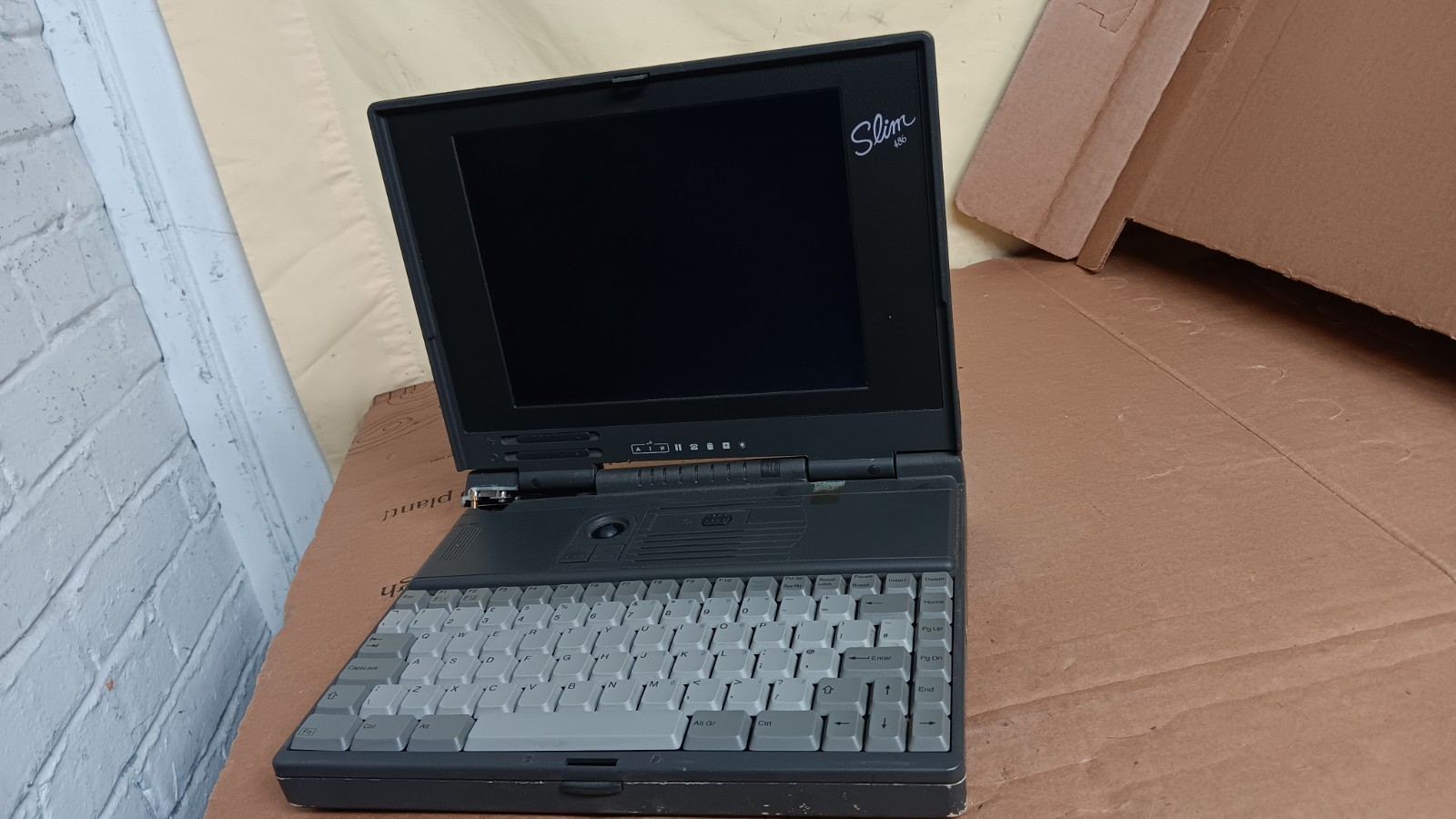 Vintage 1992 Twinhead SlimNote 486/33 Laptop Intel 486DX @ 33MHz processor Parts