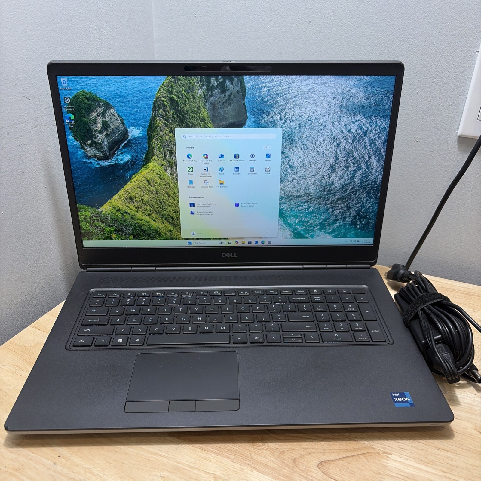 Dell Precision 7760 XEON W-11955M 2.60GHZ 64GB 512GB NVIDIA A4000 WiFi W11 Cord