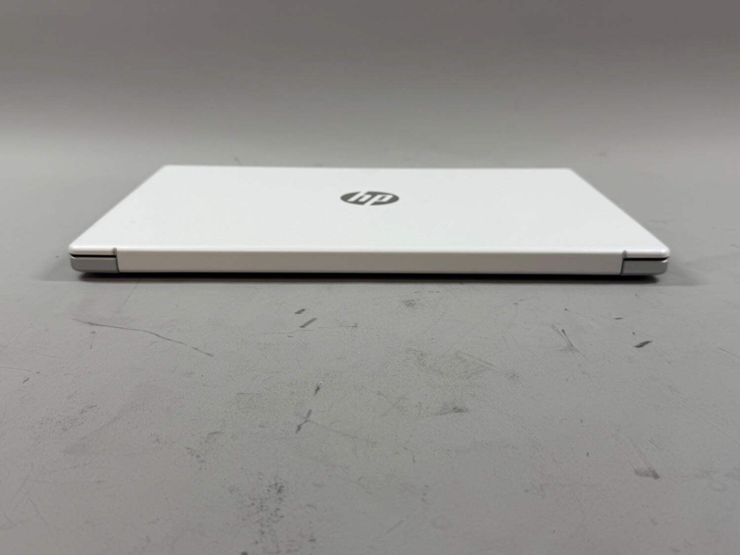 HP Envy 15.6″ Athlon Silver 7120U 3.5GHz 8GB RAM 1TB SSD Radeon Graphics