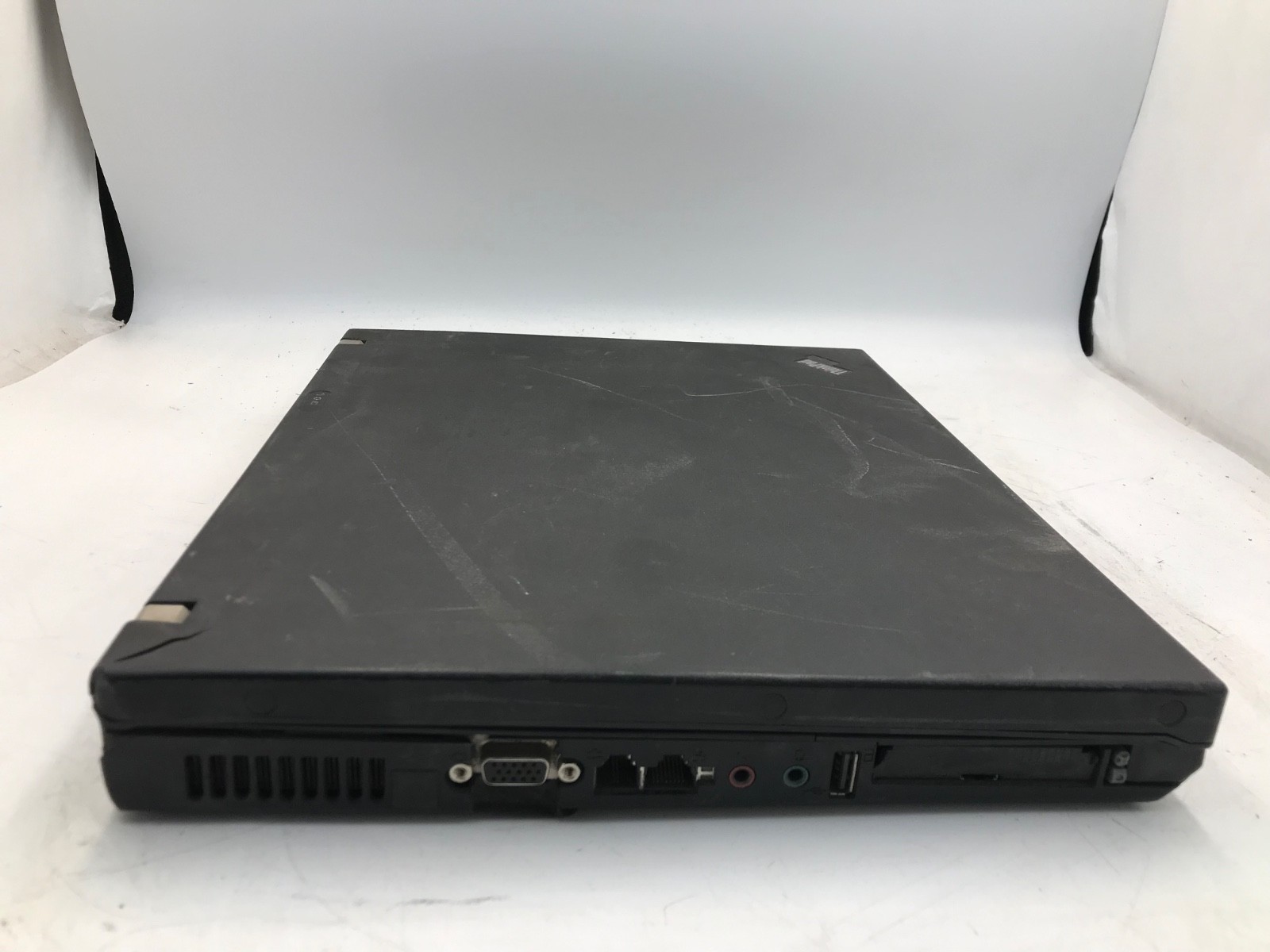 Lenovo ThinkPad R60 Intel Celeron 14″ -BOOTS/BAD DISPLAY/CRACKED- MZ