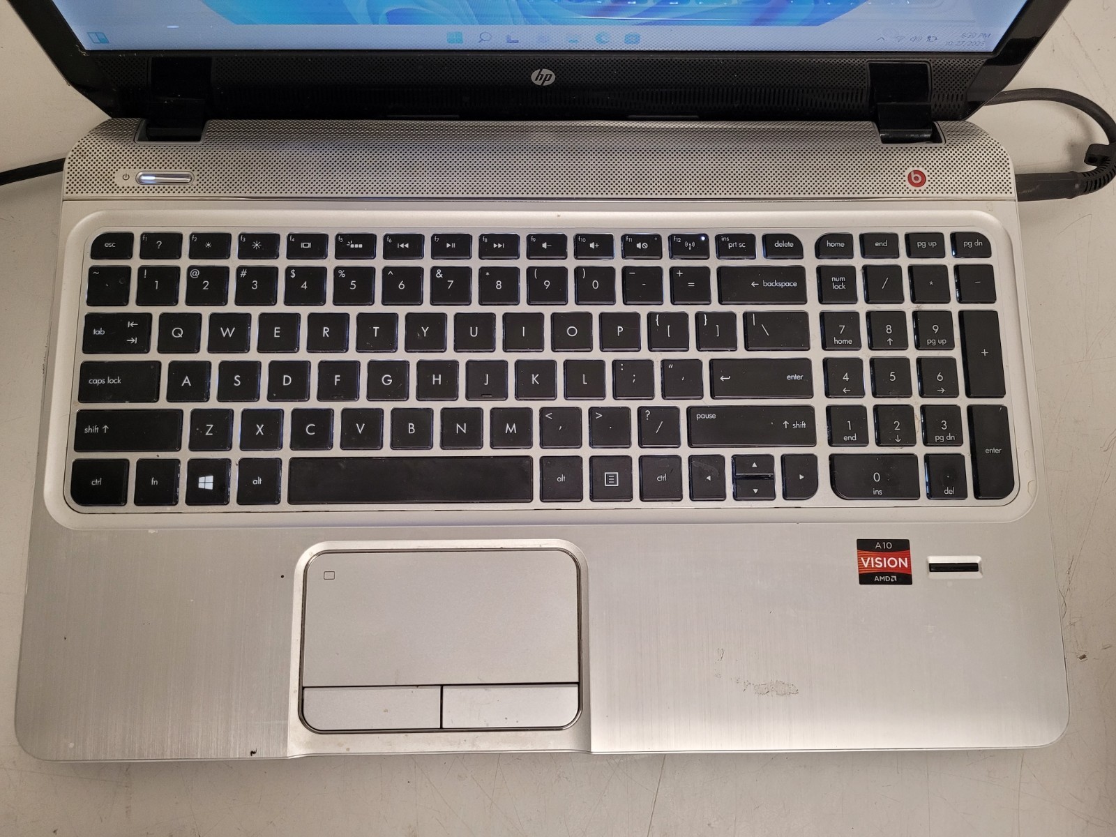Hp Envy M6 notebook amd a10 4600m 2300mhz 8gb ram 256gb ssd charger CND3140H8J