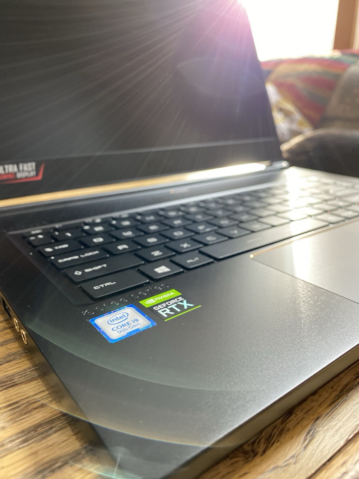 MSI GS65 Stealth 15.6″ 240hz / i9-9980H 2.30GHz/ 32GB RAM/ 1 TB / RTX 2080 Max-Q